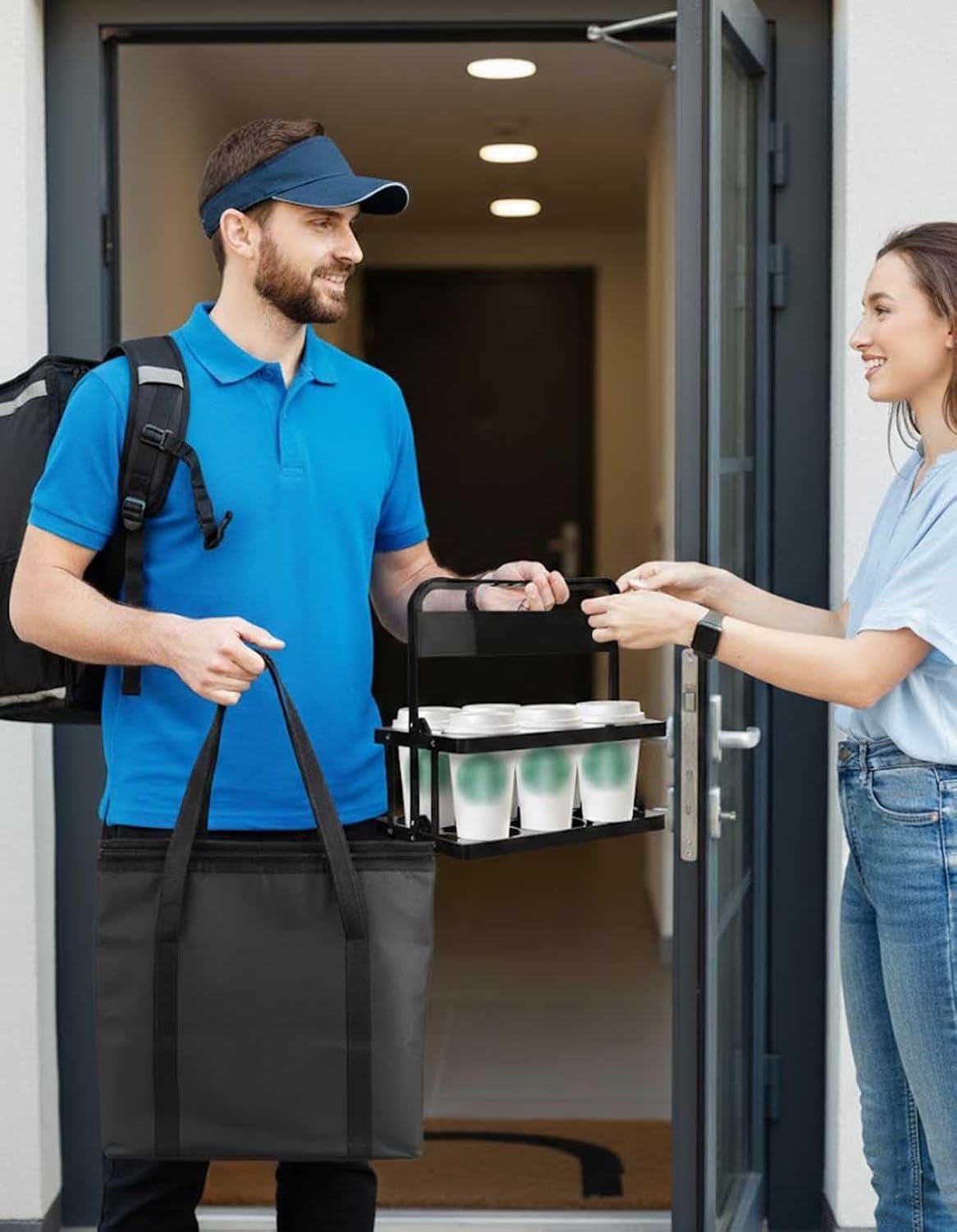 Individuelles Logo für Getränketräger, wiederverwendbare Tragebeutel für Getränke mit Griff, ideal für heiße oder kalte Speisen, essentielle Ausstattung für Lieferfahrer, Qualität vom Hersteller, schwarzer isolierter Träger.