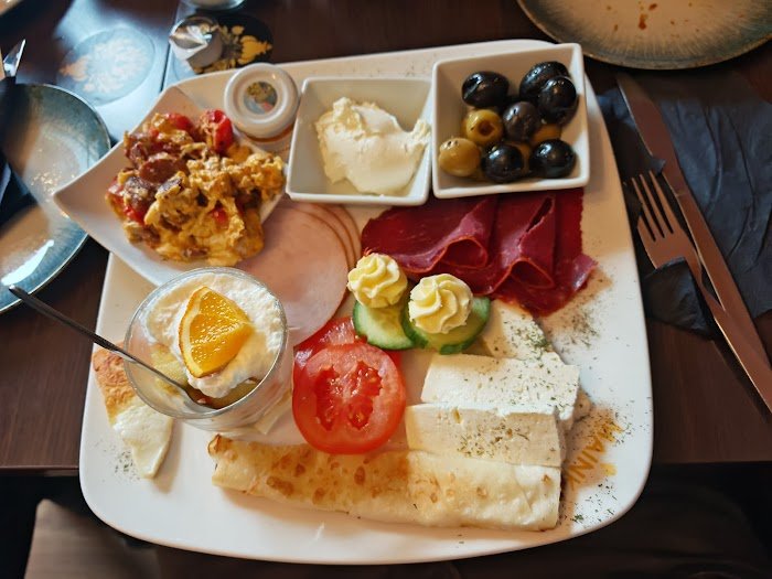 Mainkai Café•Bistro Frankfurt am Main: Ehrliche Erfahrungen und Experten-Einblicke