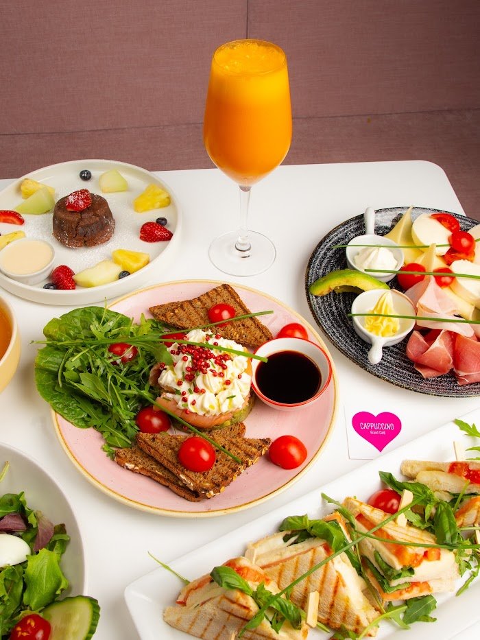 Cappuccino Grand Café - Mitte in Berlin: Ehrliche Erfahrungen und Insider-Einblicke aus der Café-Szene