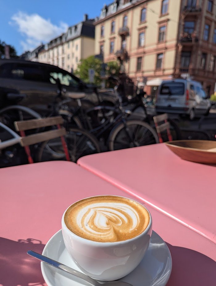 Glauburg Café Frankfurt am Main: Ehrlicher Testbericht mit Insider-Einblicken