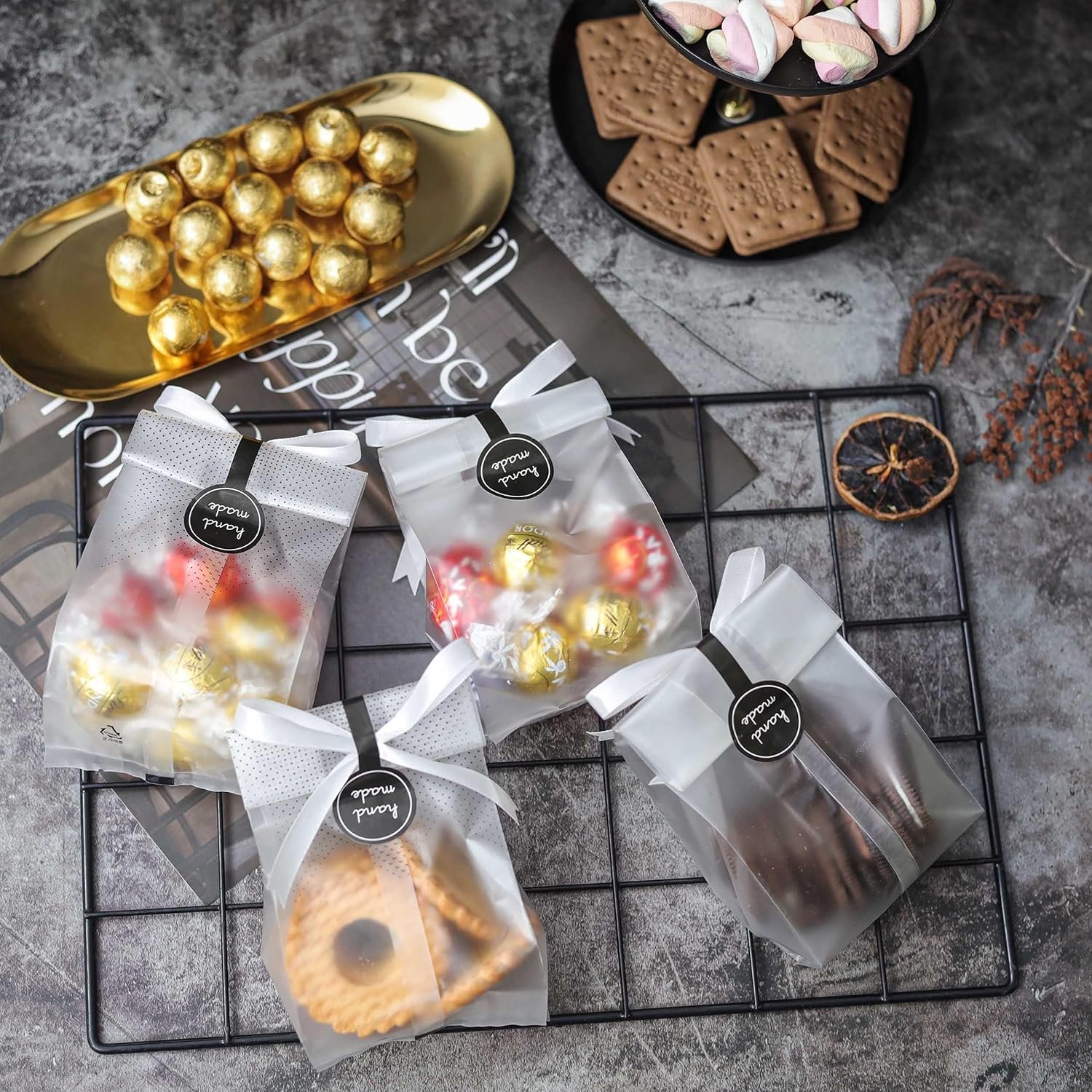 Großhandel Clear Cellophane Treat Bags für Mini Brot, Bundt Cake und Hot Cocoa Bomb Verpackung mit Stickern, Individuelles Logo, 100 Stück, Schwarze Punkte, Hersteller