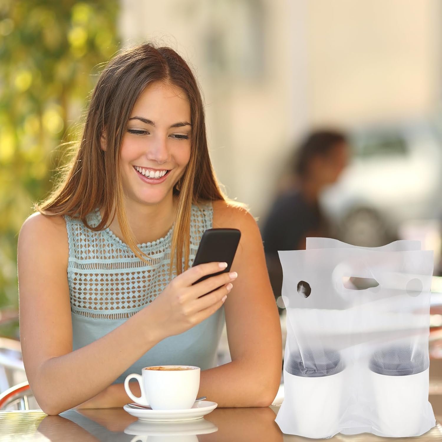 Großhandel 1000 Stück Tragetaschen für Getränke mit zwei Tassengriffen, klare Kunststoffverpackung, Polybeutel für Lieferung, Becherhalter für Kaffee, Saft, Tee, individuelle Logos, Größe 11 x 12,2 Zoll, vom Hersteller.