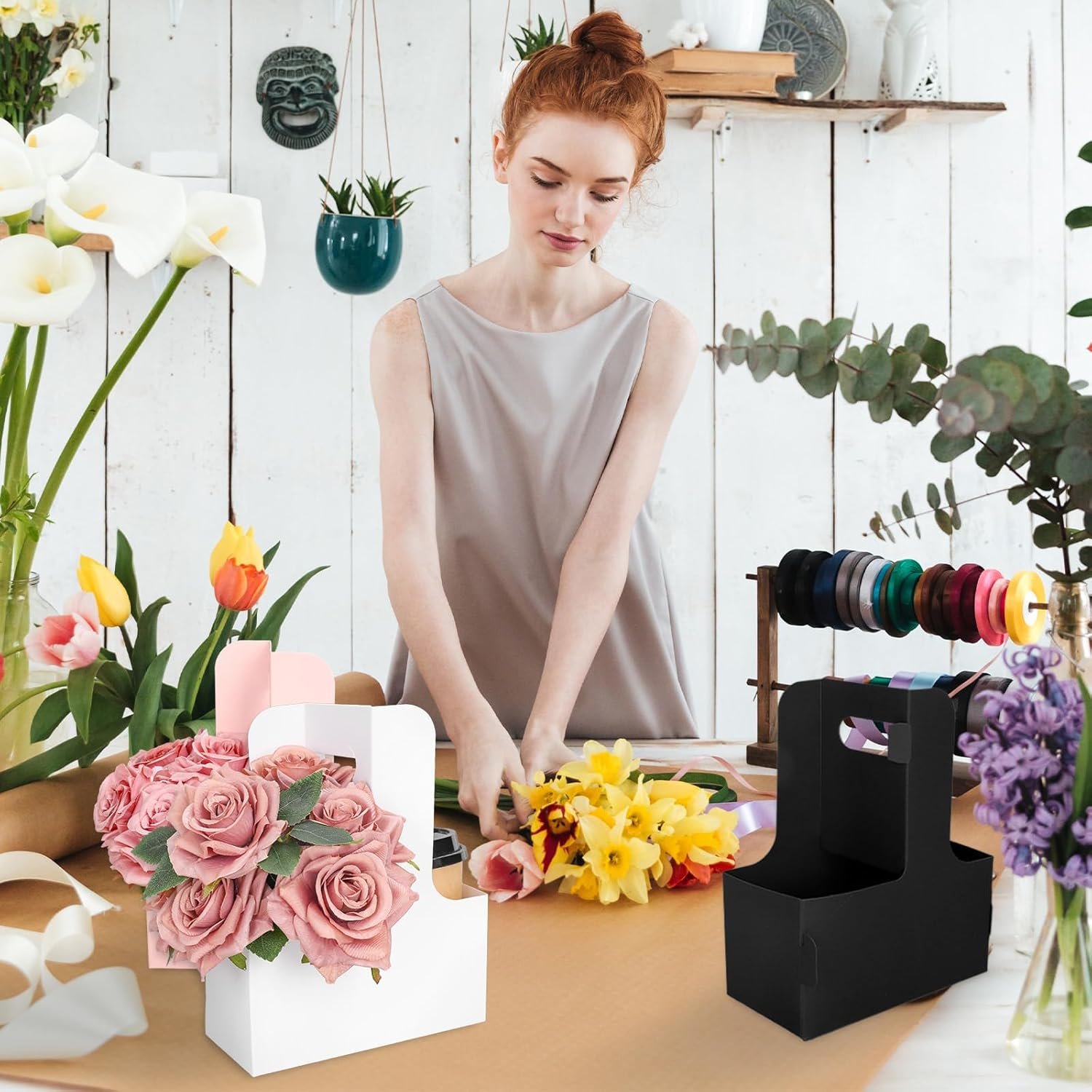 Großhandel 24 Stück Blumenstrauß Geschenkboxen mit Griff, rechteckige Papiertüten für Getränke in Pink, Schwarz, Weiß, ideal für Hochzeit, Geburtstag, Baby Shower, OEM und individuelle Logo-Optionen verfügbar.