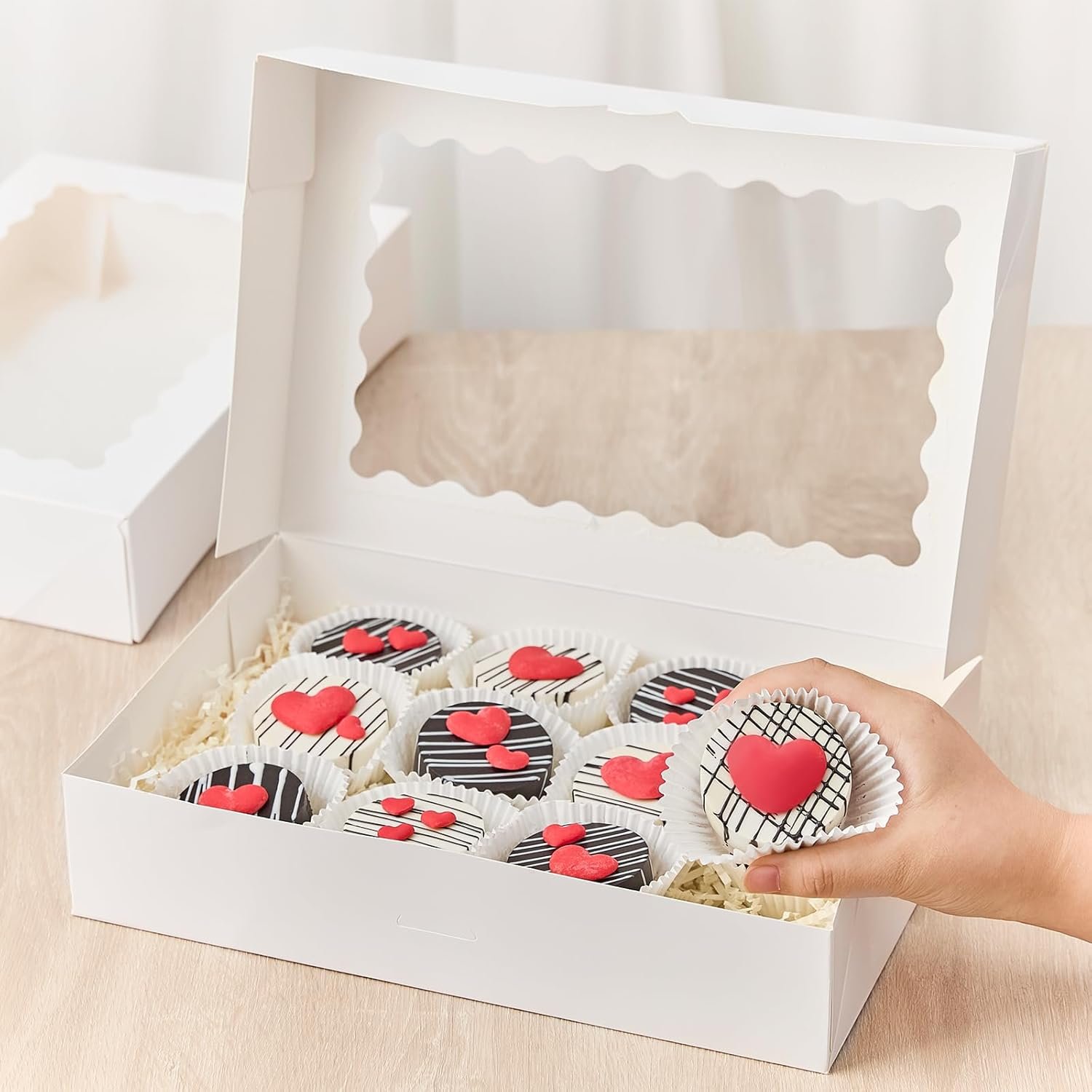 Großhandel 30 Stück pastry Boxen mit Fenster 12 x 8 x 2,5 Zoll für Schokoladenüberzogene Erdbeeren, Kekse, Muffins, Donuts und brechbare Herzen – Individuelles Logo, Hersteller und Bulk Verpackungen