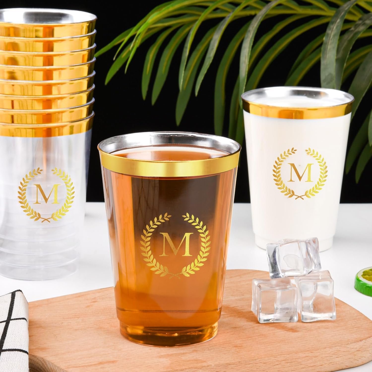 Großhandel 100 Stück Monogrammierte Plastikbecher 12 oz Clear mit Goldfolienbuchstaben M Einmalbecher für Hochzeiten, Geburtstagsfeiern und Babypartys, Individuelles Logo, Personalisiertes Party-Getränkezubehör, OEM Großhandel 100 Stück Monogrammierte Plastikbecher 12 oz Clear mit Goldfolienbuchstaben M Einmalbecher für Hochzeiten, Geburtstagsfeiern und Babypartys, Individuelles Logo, Personalisiertes Party-Getränkezubehör, OEM