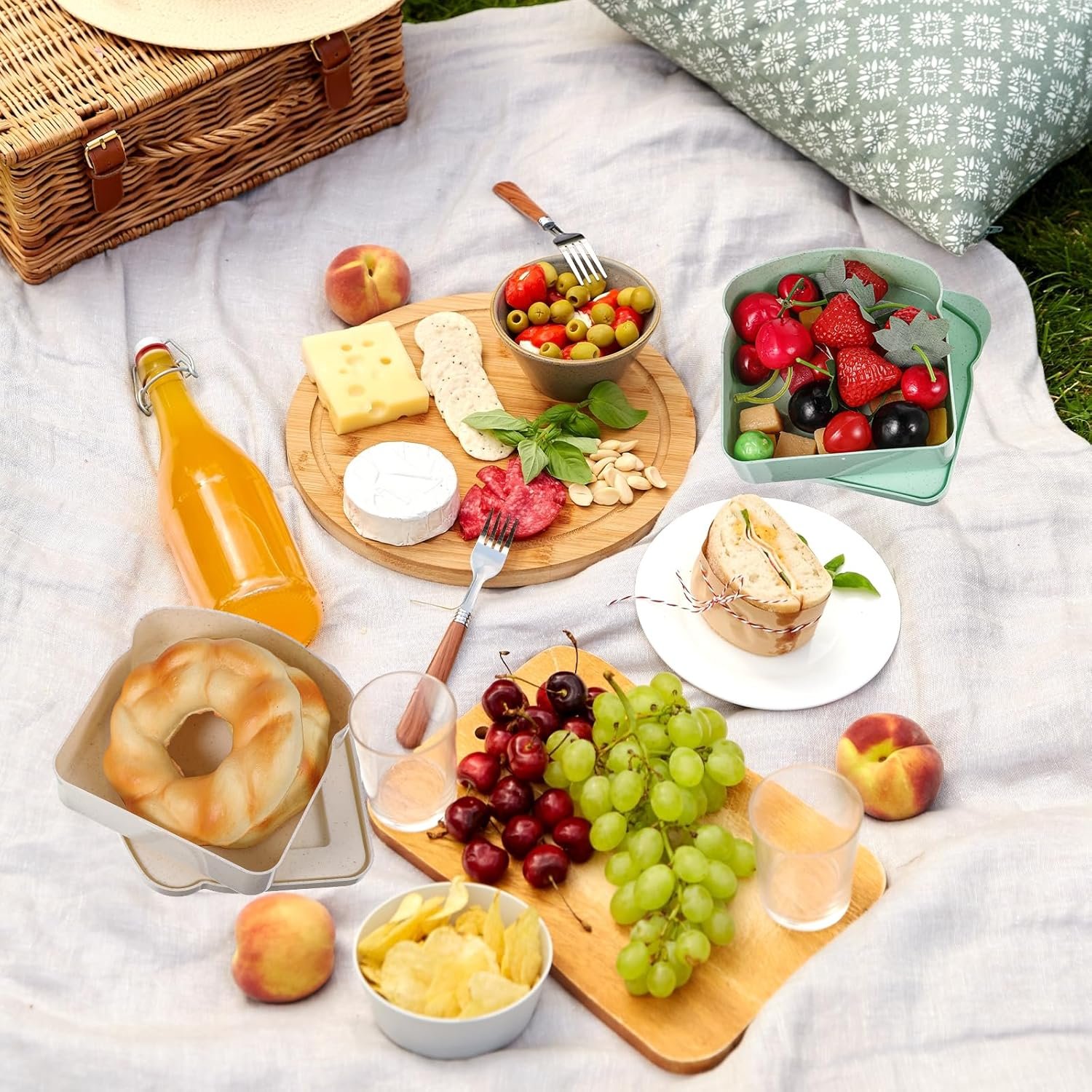 Großhandel 2 Stück wiederverwendbare Sandwich-Container aus Kunststoff, Toast-Form, mit Deckel für Lebensmittelaufbewahrung, individuelle Logo-Option, perfekt für Obst, Salate und Snacks, ideal für Familie, Büro und Camping.