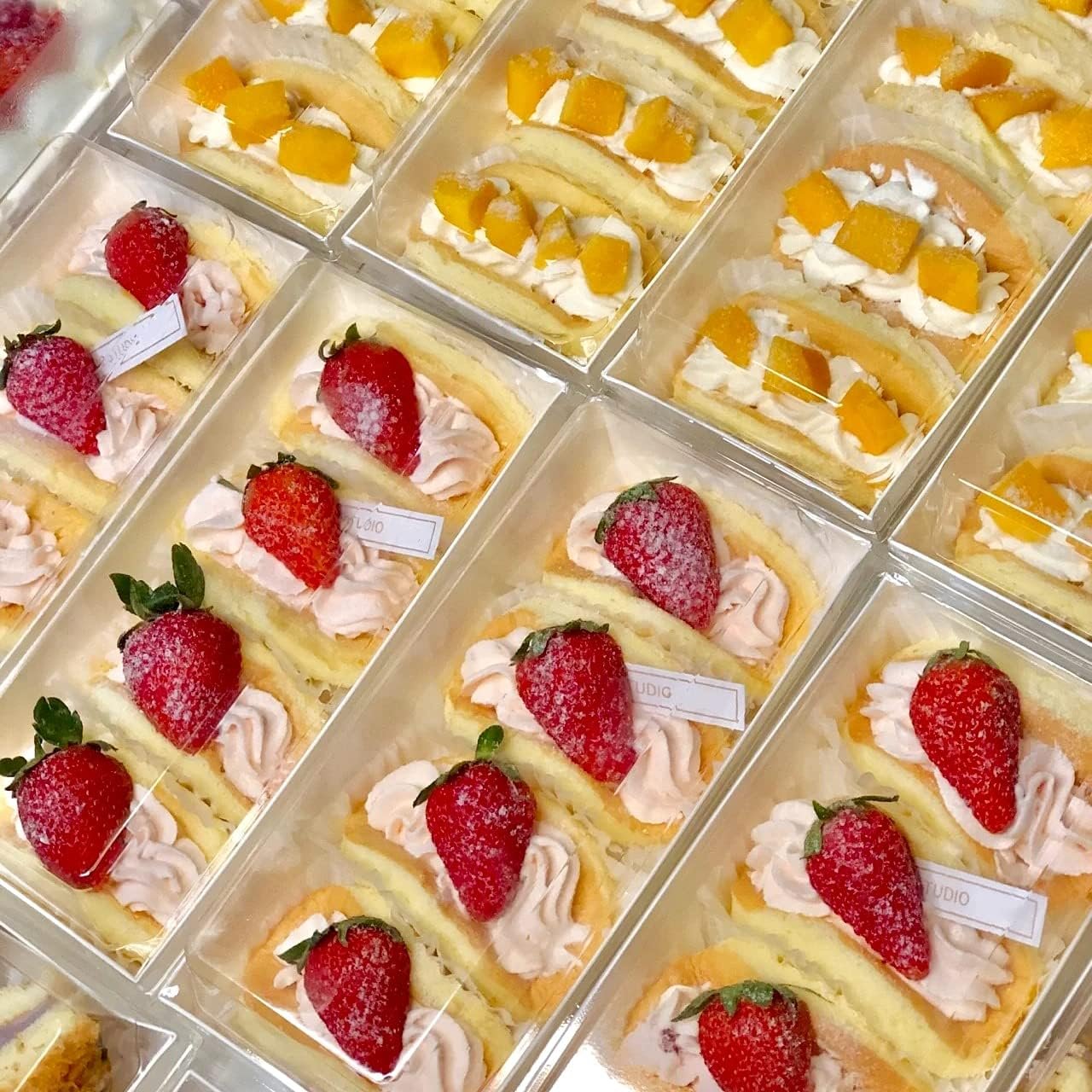 Großhandel 100 Stück weiße Bäckereiboxen, individuell bedruckbare Cookie-Boxen, kleine Treat-Boxen für Gebäck, Sandwiches, Cupcakes, Erdbeeren, Desserts, OEM Lieferant für Bulk-Verpackungen. Großhandel 100 Stück weiße Bäckereiboxen, individuell bedruckbare Cookie-Boxen, kleine Treat-Boxen für Gebäck, Sandwiches, Cupcakes, Erdbeeren, Desserts, OEM Lieferant für Bulk-Verpackungen.