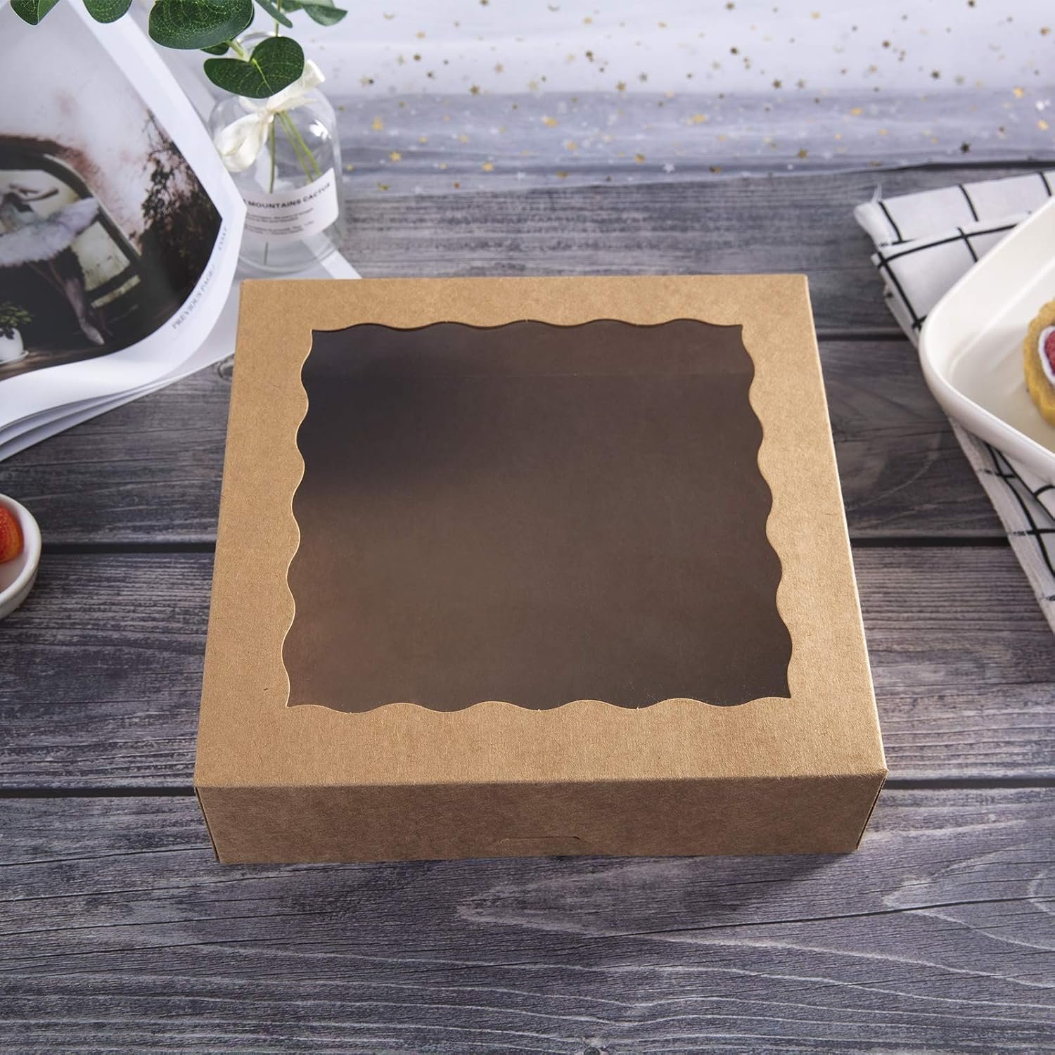Großhandel 15 Stück 12 Zoll Kraft Bäckereiboxen, 12x12x2,5 Zoll große Kuchenschachteln mit PVC-Fenster, natürliche Einwegbox für Gebäck, individuelles Logo, OEM