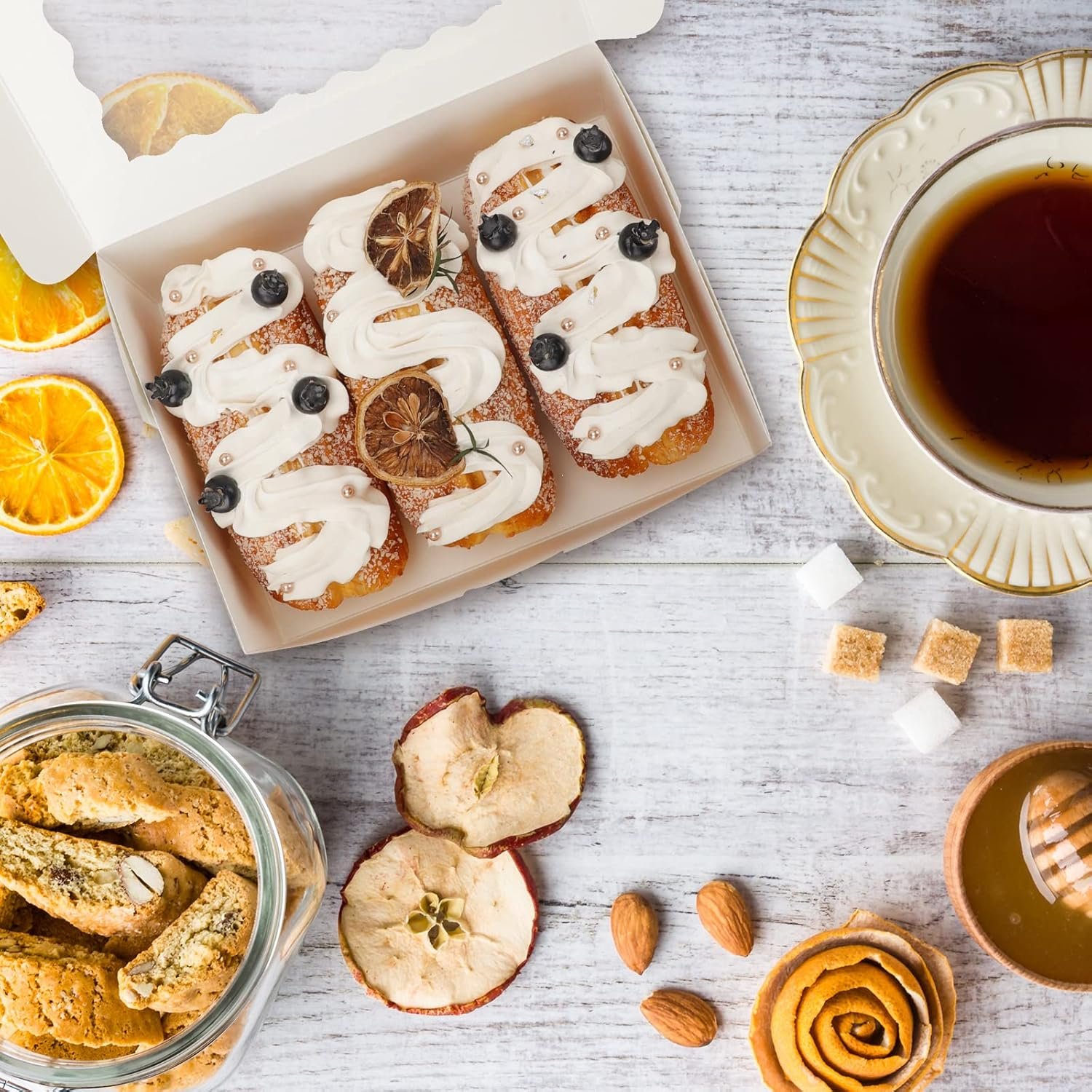 Großhandel 48 Stück Cookie Boxen mit Fenster 8x6x2,5 Zoll, für individuelle Logos und als OEM verfügbares Design, ideal für Leckereien, Schokolade, Erdbeeren, Bonbons, Muffins und Donuts.