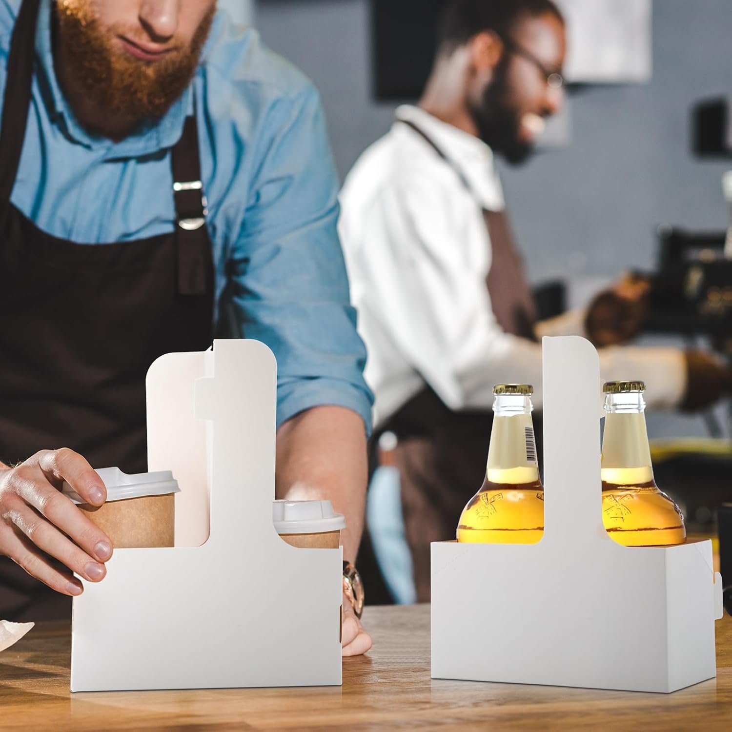 Großhandel 60 Stück 2-Tassen Getränketräger mit Griff 6,9 x 3,2 x 8,9 Zoll für heiße und kalte Getränke, ideal für den Café- und Restaurantbetrieb, individuelles Logo für Hochzeits- und Essenslieferungen, Hersteller in Papierware.