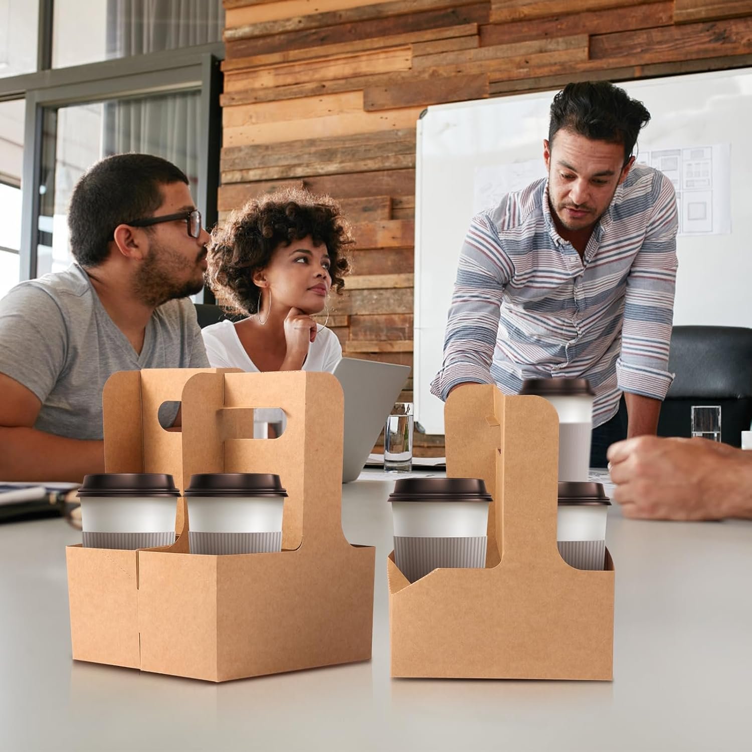 Großhandel 50 Stück 2-Becher Einweg Getränke-Träger mit Griff, Kraft-Papier-Tragbehälter für heiße oder kalte Getränke, förderlich für die Lieferung von Kaffee und Getränken, Individuelles Logo, OEM Verpackung im floralen Design Großhandel 50 Stück 2-Becher Einweg Getränke-Träger mit Griff, Kraft-Papier-Tragbehälter für heiße oder kalte Getränke, förderlich für die Lieferung von Kaffee und Getränken, Individuelles Logo, OEM Verpackung im floralen Design