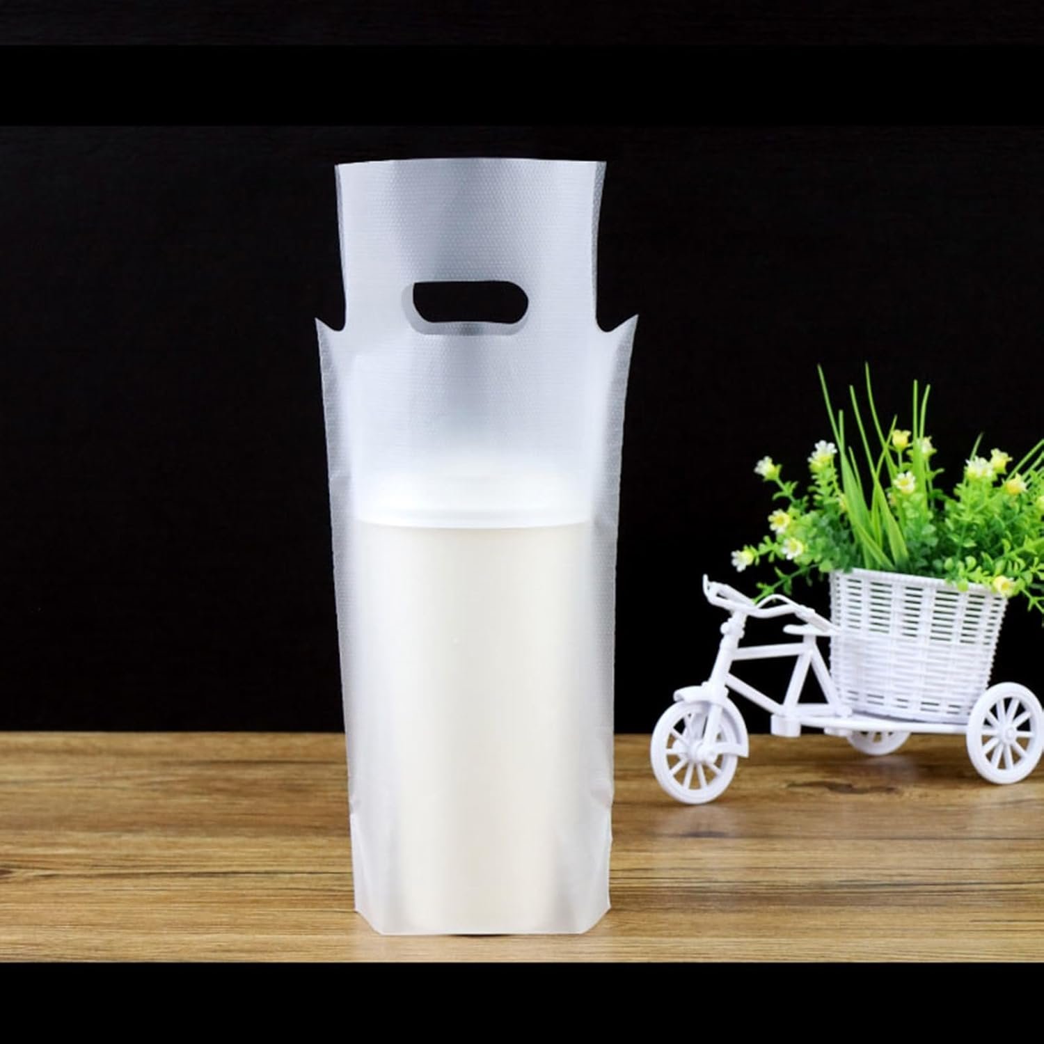 Großhandel 500 Stück Getränketräger für Lieferung, Kunststoff-Trinkbeutel mit Griff, Poly Taschen für 1 Becher To Go klar für Kaffee und Saft, Hersteller von Einzelflaschen Halter für Restaurants, individuelle Logos möglich.