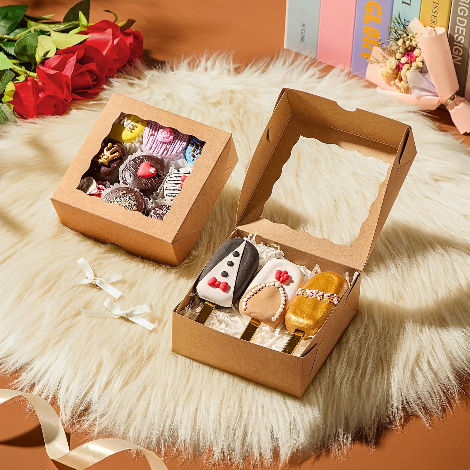 Großhandel 20 Stück Backboxen 5x5x2 Zoll mit Fenster für Cookies, Macarons, Mini-Kuchen, Schokoladenüberzogene Erdbeeren, Brownies & Pies - Individuelles Logo vom Hersteller