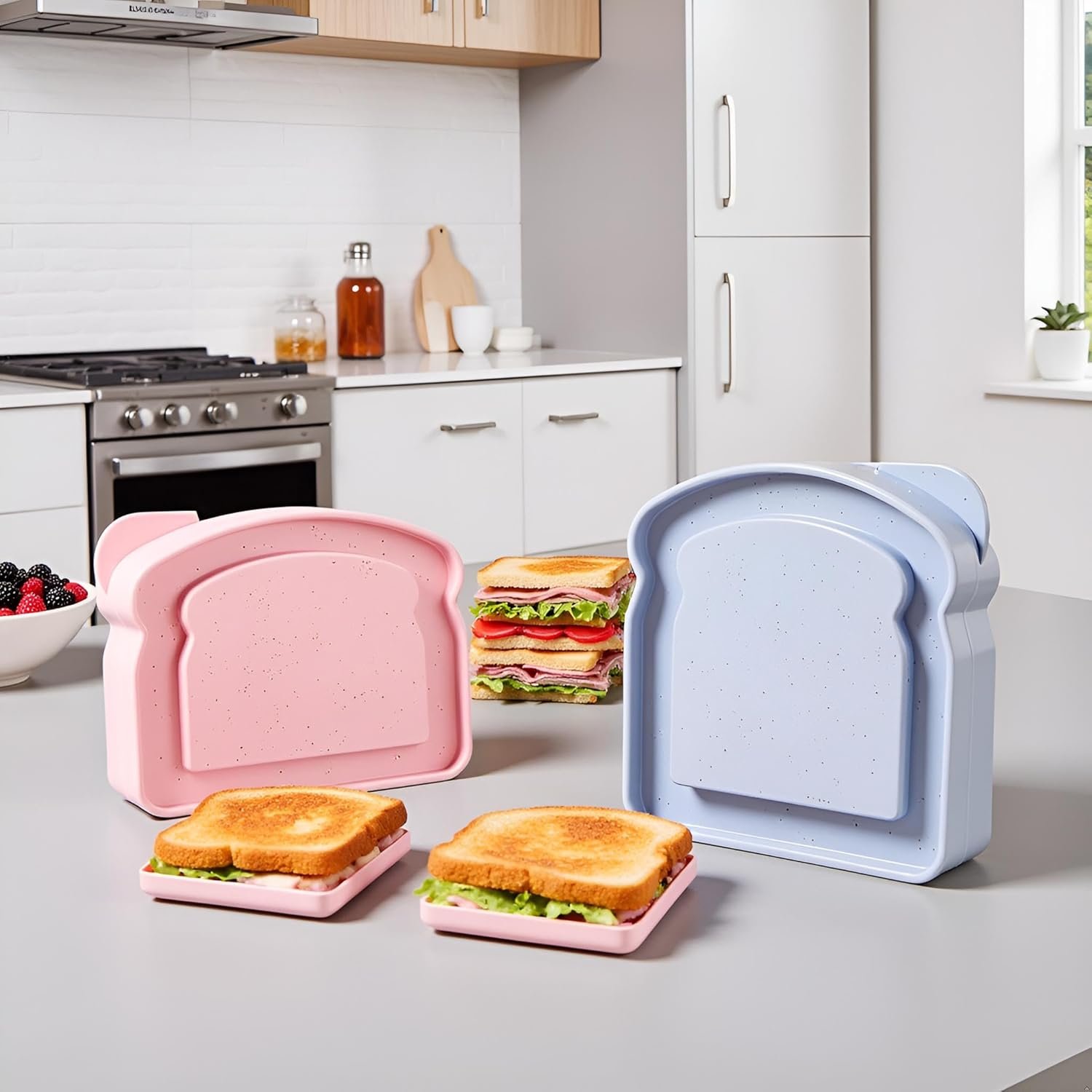 Großhandel Sandwichbehälter in Toastform, 1 Stück in zufälliger Farbe, Kunststoff-Lunchbox für Erwachsenen mit individuellem Logo, ideal als Frühstücks- und Snackaufbewahrung, für Mikrowelle geeignet, Bulk Lebensmittelcontainer.