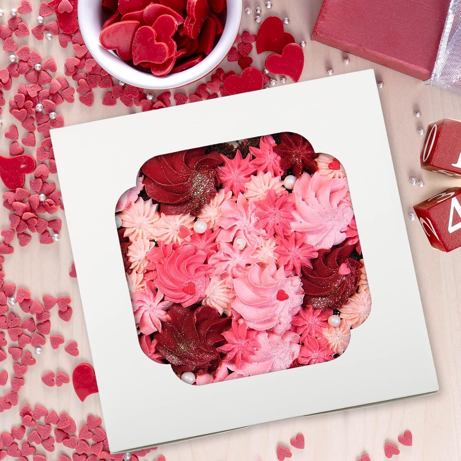 Großhandel 20 Stück Kuchenboxen, 12x12x6 Zoll weiße Backboxen mit Fenster, Einweg Kuchenbehälter für Valentinstag, Muttertag, OEM, Bulk, Patisserie, Kekse