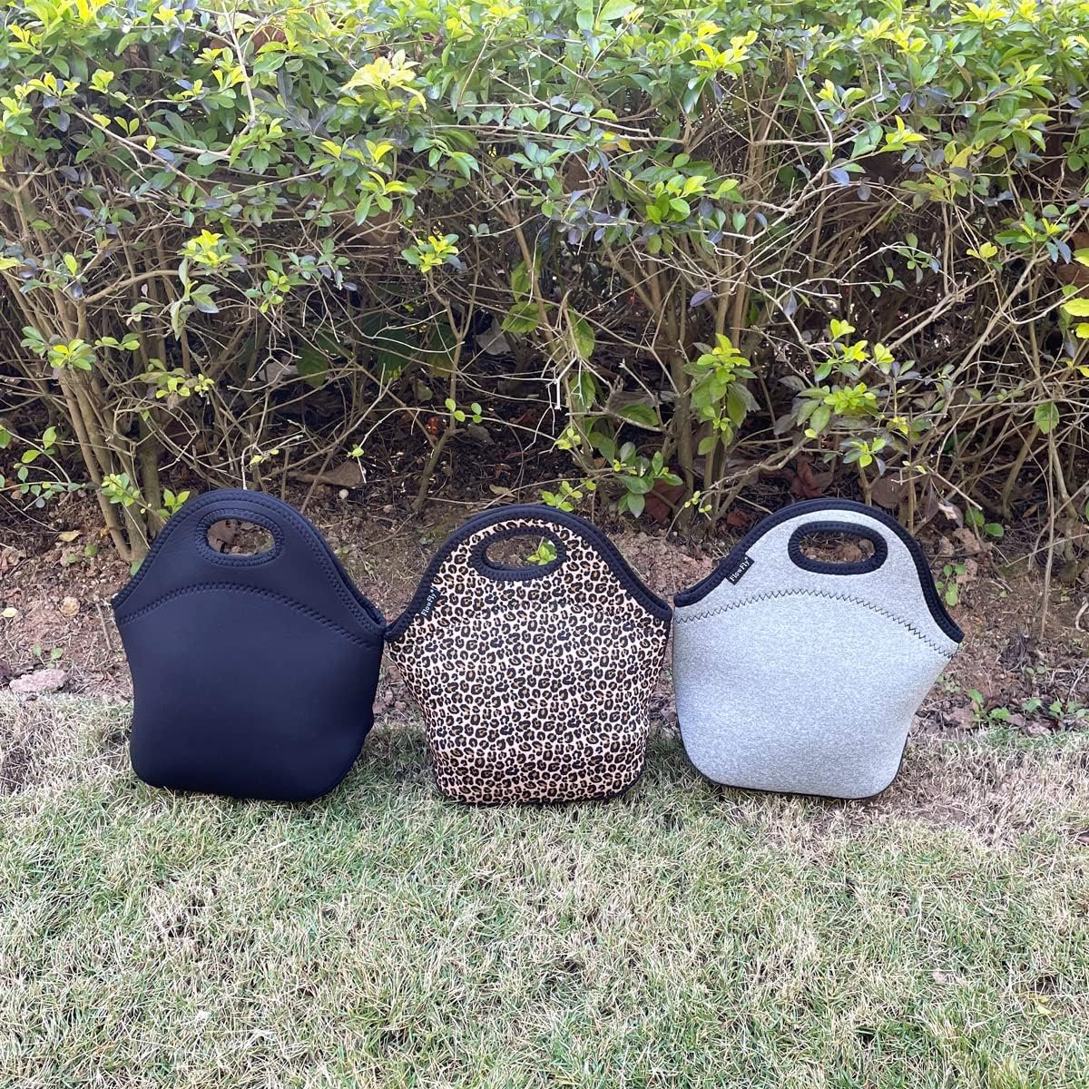 Großhandel Mini-Kühltasche für Kinder, isolierte Neopren-Lunchbox, individuell bedruckbar, perfekt für Schule, Arbeit, Männer, Frauen, in Schwarz, von Hersteller in Großmenge erhältlich. Großhandel Mini-Kühltasche für Kinder, isolierte Neopren-Lunchbox, individuell bedruckbar, perfekt für Schule, Arbeit, Männer, Frauen, in Schwarz, von Hersteller in Großmenge erhältlich.