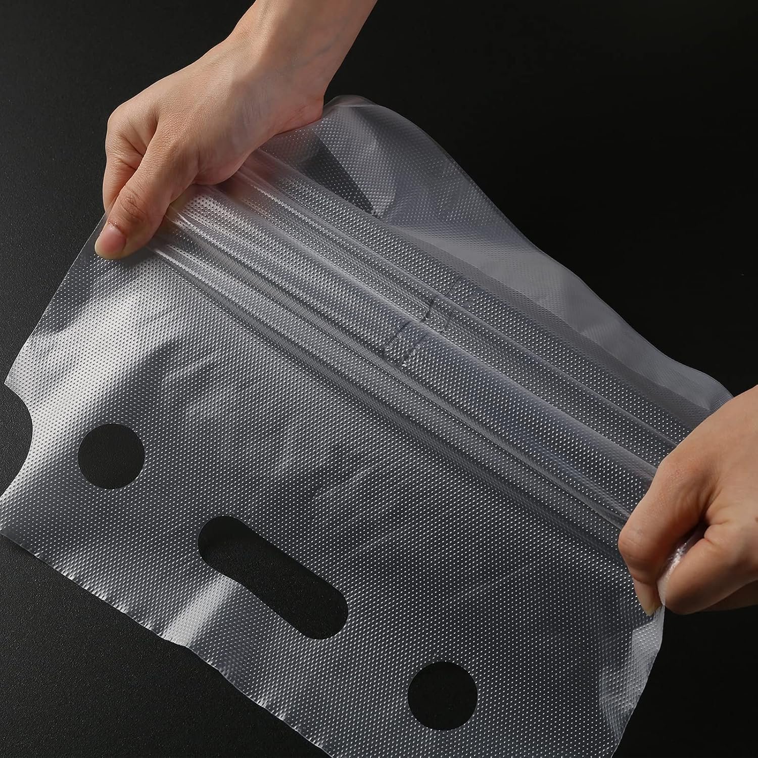 Großhandel Clear Handle Getränke-Tragetaschen aus Polyethylen, Drink Carrier für Lieferung und Take-Out, Cup Holder für Bar und Restaurant, Kaffeetassen-Träger (26x30cm), Individuelles Logo, Hersteller, OEM Großhandel Clear Handle Getränke-Tragetaschen aus Polyethylen, Drink Carrier für Lieferung und Take-Out, Cup Holder für Bar und Restaurant, Kaffeetassen-Träger (26x30cm), Individuelles Logo, Hersteller, OEM