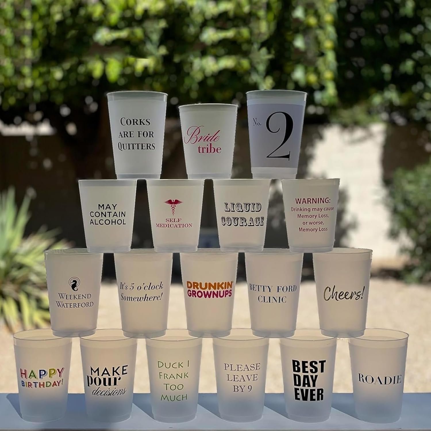 Großhandel: 100 Stück individuelle Frosted bruchsichere Becher, 7/12/16oz personalisierte Einwegbecher für Hochzeiten, Brautpartys und moderne Feiern, wiederverwendbare Kunststoffbecher mit eigenem Design vom Hersteller.