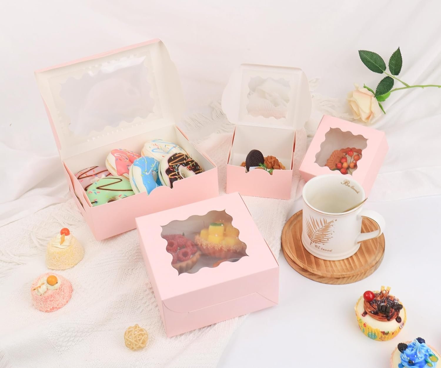 Großhandels 50 Stück 4x4x2,5 cm Rosa Verpackungsboxen für Backwaren, individuelle Logo Optionen vom Hersteller, ideal für Kekse, Gebäck, Erdbeeren und Macarons.