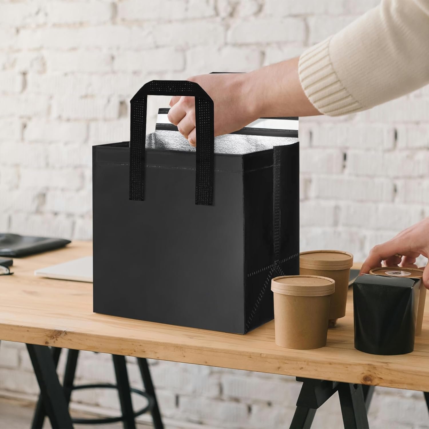 Großhandel 120 Stück isolierte Take-Out-Taschen für heiße und kalte Speisen, individuell bedruckbar für Catering, hergestellt von einem zuverlässigen Hersteller, Bulk-Einkauf möglich.