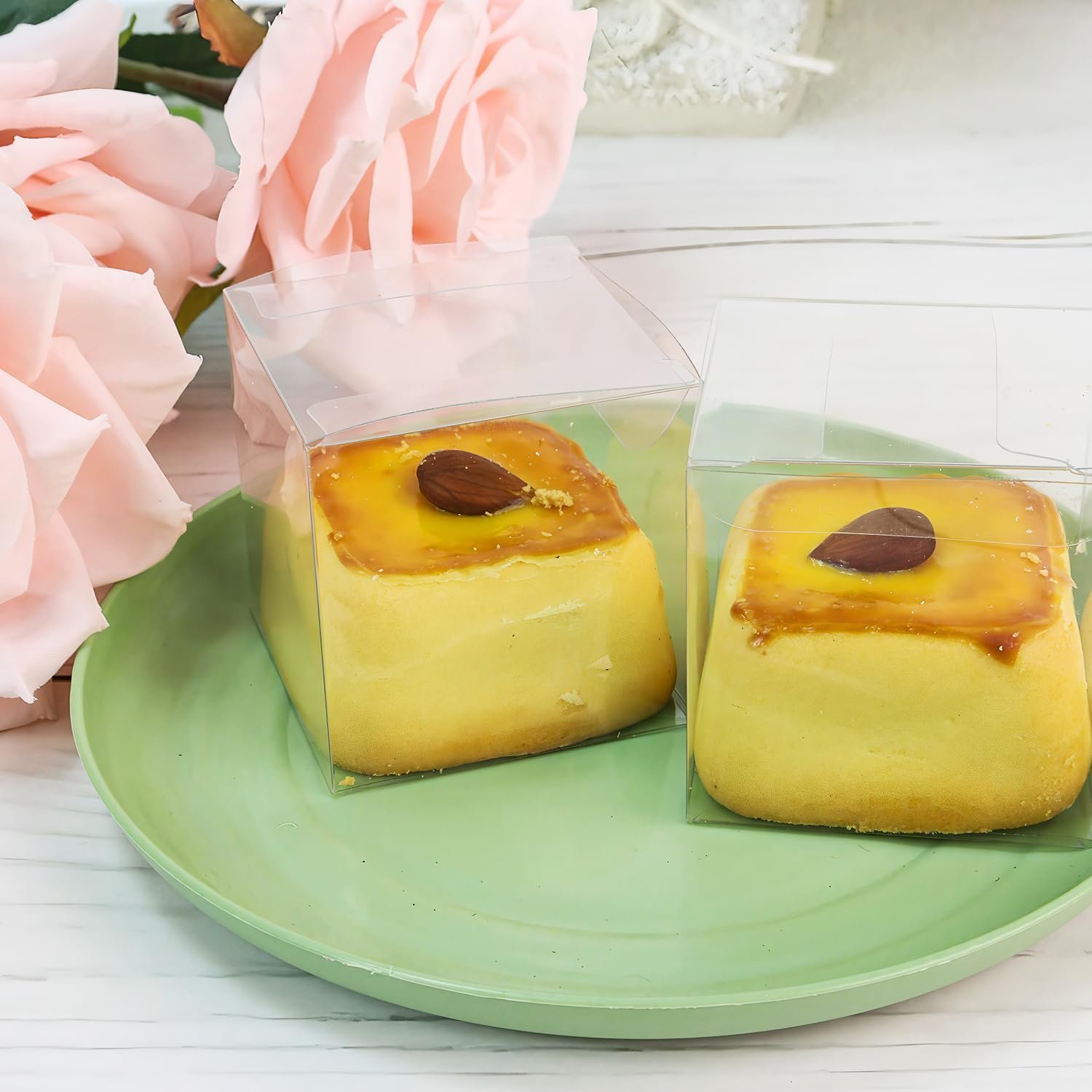 Großhandel 50er Pack klare Süßigkeitenboxen, 2x2x2 Zoll transparente Kunststoffgeschenkboxen mit Band, Favoritenboxen für Leckereien, individuelles Logo, Hersteller für Bulk-Bestellungen. Großhandel 50er Pack klare Süßigkeitenboxen, 2x2x2 Zoll transparente Kunststoffgeschenkboxen mit Band, Favoritenboxen für Leckereien, individuelles Logo, Hersteller für Bulk-Bestellungen.