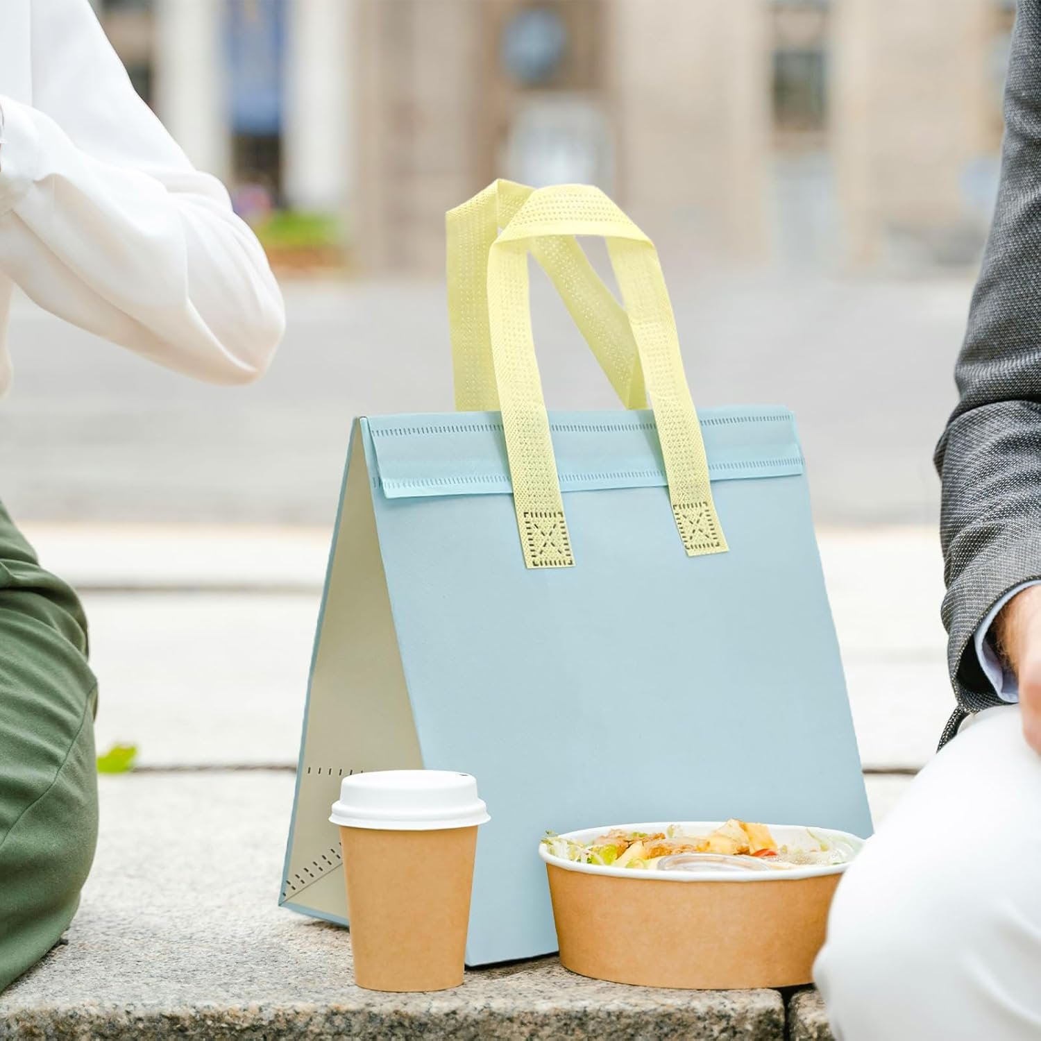 Großhandel 120 Stück isolierte Take-Out-Taschen in Kühltasche für heiße und kalte Speisen 9,5 x 9,5 x 6 Zoll für Pizza Kaffee Milch Tee Lieferung Catering und Picknick, Hersteller Ihrer Wahl, Bulk-Angebot verfügbar. Großhandel 120 Stück isolierte Take-Out-Taschen in Kühltasche für heiße und kalte Speisen 9,5 x 9,5 x 6 Zoll für Pizza Kaffee Milch Tee Lieferung Catering und Picknick, Hersteller Ihrer Wahl, Bulk-Angebot verfügbar.