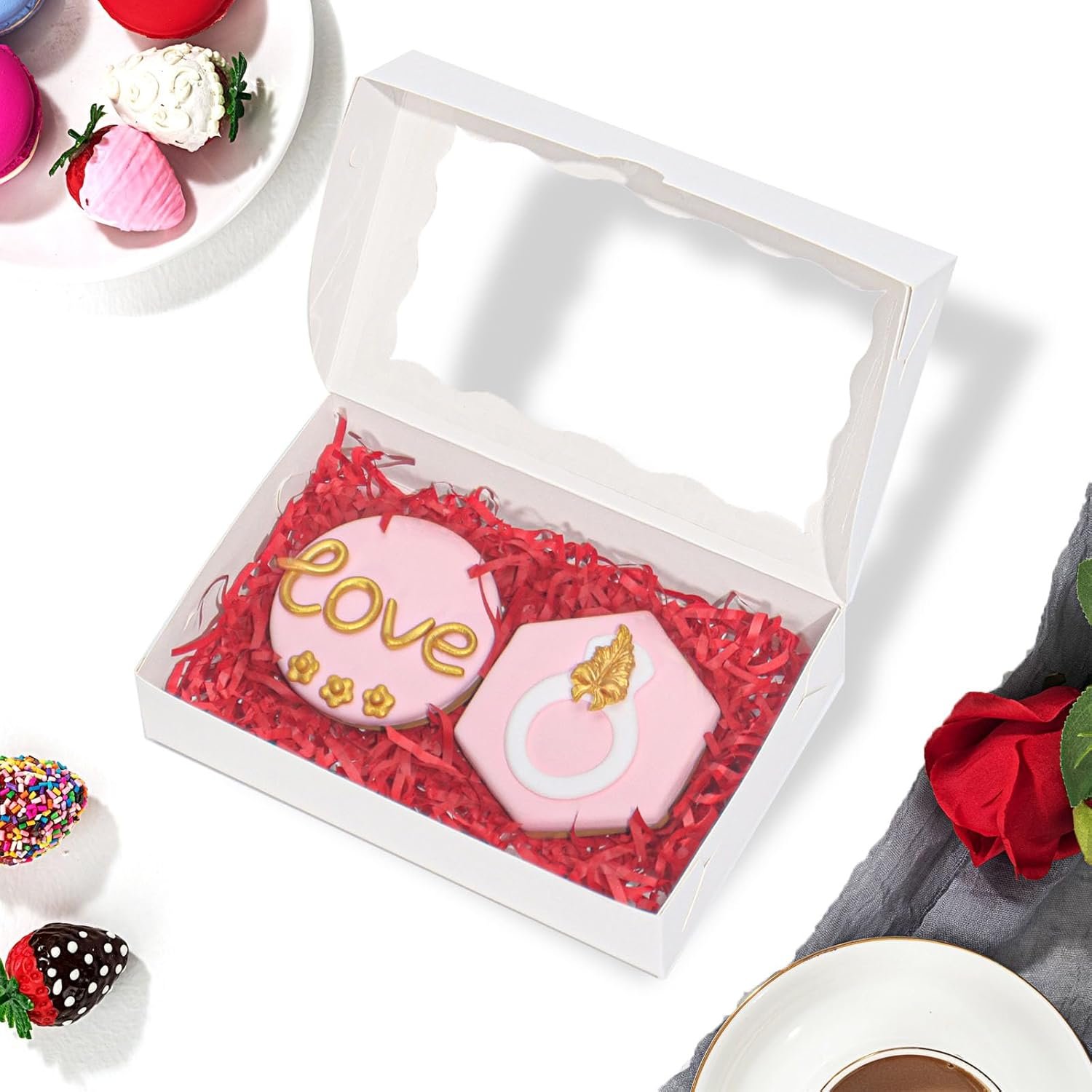 Großhandel 50er Pack DIY Zusammenbau Weiß 7 x 4 3/8 x 1½ Zoll Keksboxen mit Fenster für Macarons, Eigenmarke Verpackung für Pralinen und Kuchen. Hersteller für Backbedarf im Bulk. Großhandel 50er Pack DIY Zusammenbau Weiß 7 x 4 3/8 x 1½ Zoll Keksboxen mit Fenster für Macarons, Eigenmarke Verpackung für Pralinen und Kuchen. Hersteller für Backbedarf im Bulk.