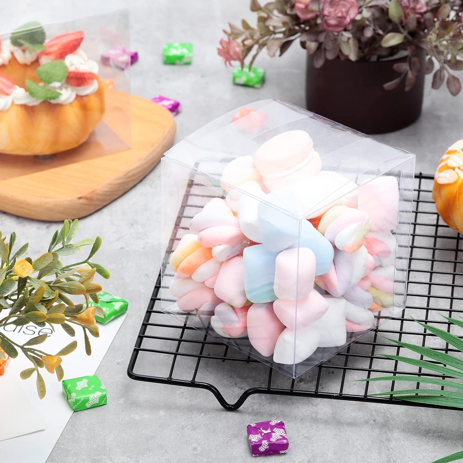 Großhandel 100 Stück transparente Favorit Boxen 4 x 4 x 4 Zoll für Gutscheine, individuell bedruckt mit eigenem Logo, ideal für Ausbildung, Hochzeiten, Baby-Partys, Macarons und Kekse von einem zuverlässigen Hersteller. Großhandel 100 Stück transparente Favorit Boxen 4 x 4 x 4 Zoll für Gutscheine, individuell bedruckt mit eigenem Logo, ideal für Ausbildung, Hochzeiten, Baby-Partys, Macarons und Kekse von einem zuverlässigen Hersteller.