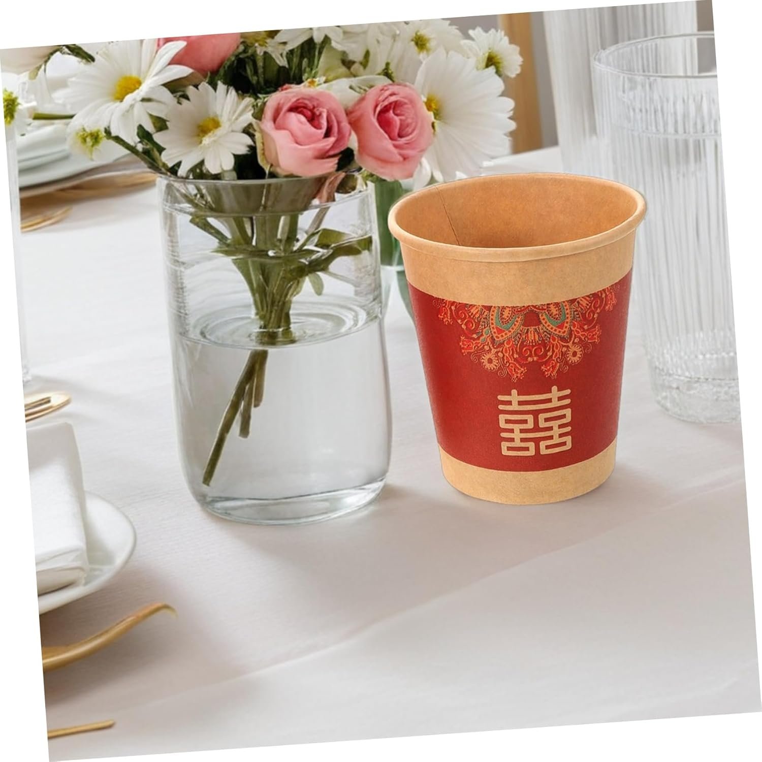 Großhandel 50 Stück Hochzeits-Pappbecher für heiße und kalte Getränke, ideales Partygeschirr für Feierlichkeiten und besondere Anlässe, individuell bedruckbar mit Logo, robustes Design für unvergessliche Momente, vom Hersteller.