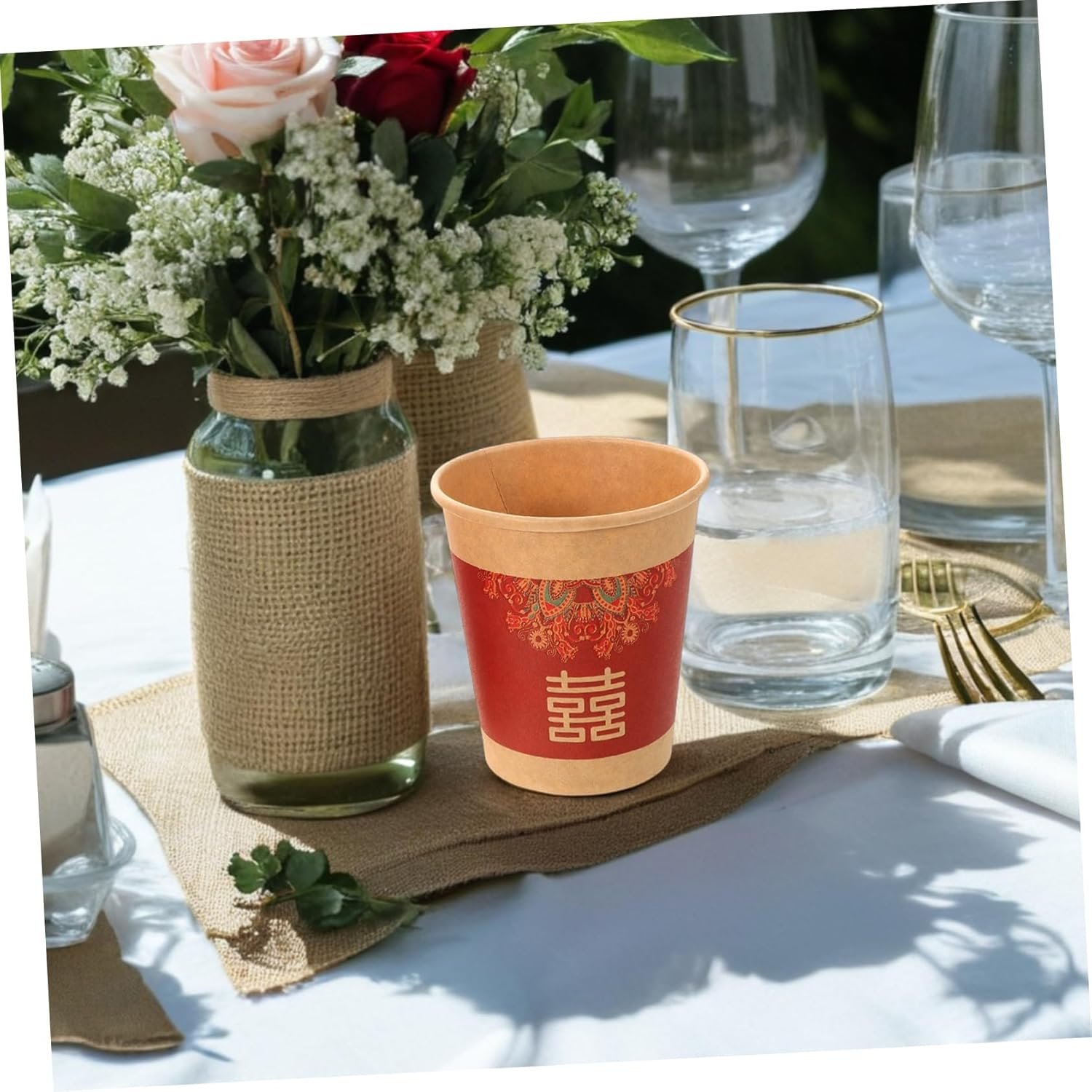Großhandel 50 Stück Hochzeits-Pappbecher für heiße und kalte Getränke, ideales Partygeschirr für Feierlichkeiten und besondere Anlässe, individuell bedruckbar mit Logo, robustes Design für unvergessliche Momente, vom Hersteller.