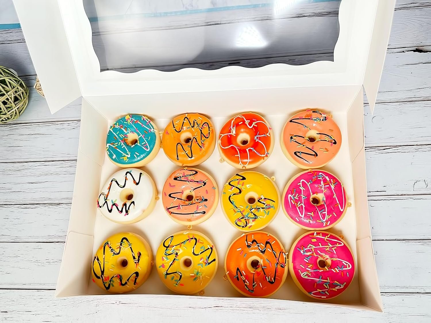 Großhandel 8-PACK Pink Kuchenbox 14x10x3 Zoll, große Donuts, Muffins, Keksboxen mit PVC-Fenster - Auto-Pop-up Papierbox aus Naturkarton, Packung mit 8, Individuelles Logo, Hersteller.