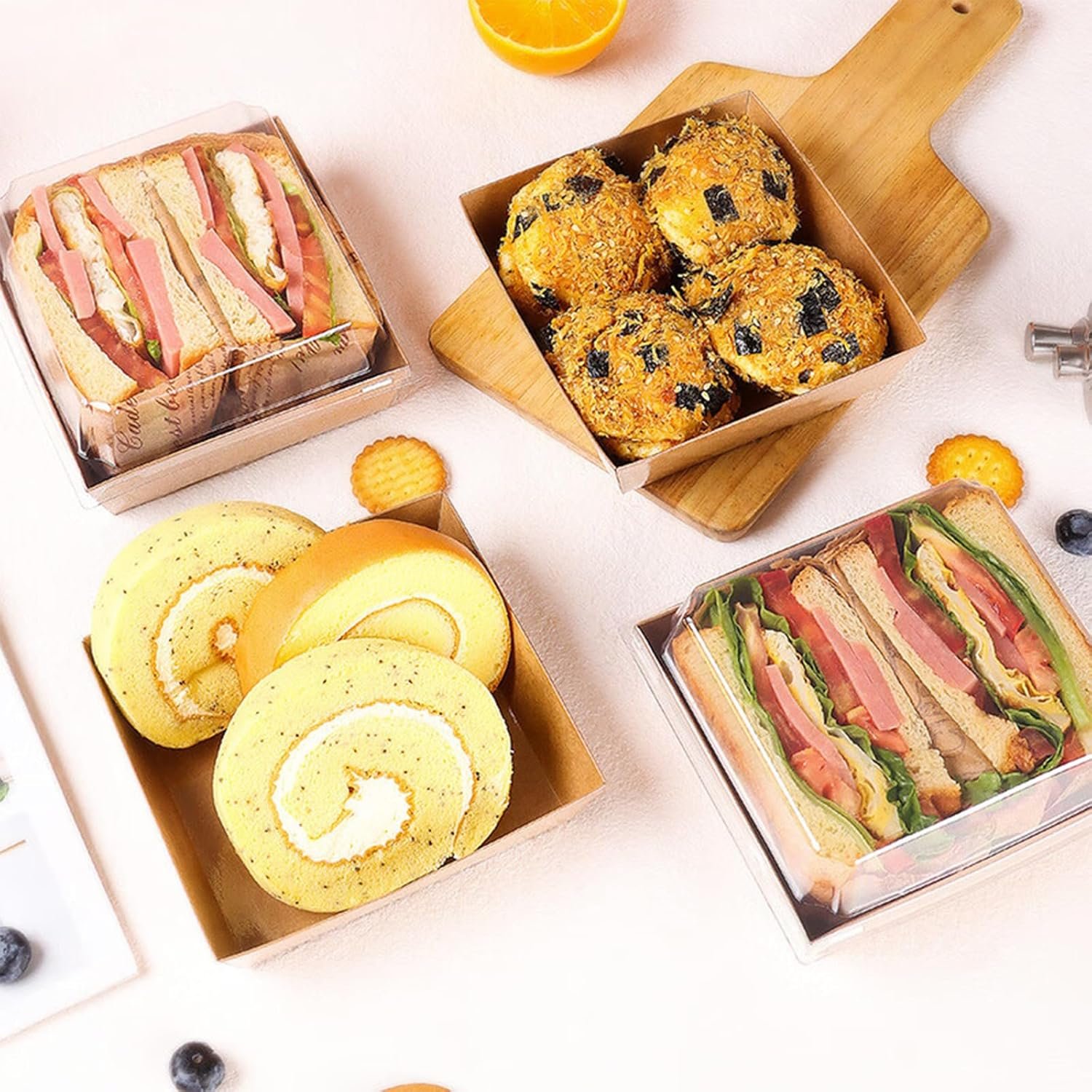 Großhandel 100 Stück Charcuterie Boxen mit Klaren Deckeln, 5 Zoll Kraft Papier To Go Gebäck Box mit 500 Aufklebern, Juteschnur, braune Einweg-Dessertbehälter für Sandwich, Keks und Kuchenscheiben, Individuelles Logo Großhandel 100 Stück Charcuterie Boxen mit Klaren Deckeln, 5 Zoll Kraft Papier To Go Gebäck Box mit 500 Aufklebern, Juteschnur, braune Einweg-Dessertbehälter für Sandwich, Keks und Kuchenscheiben, Individuelles Logo