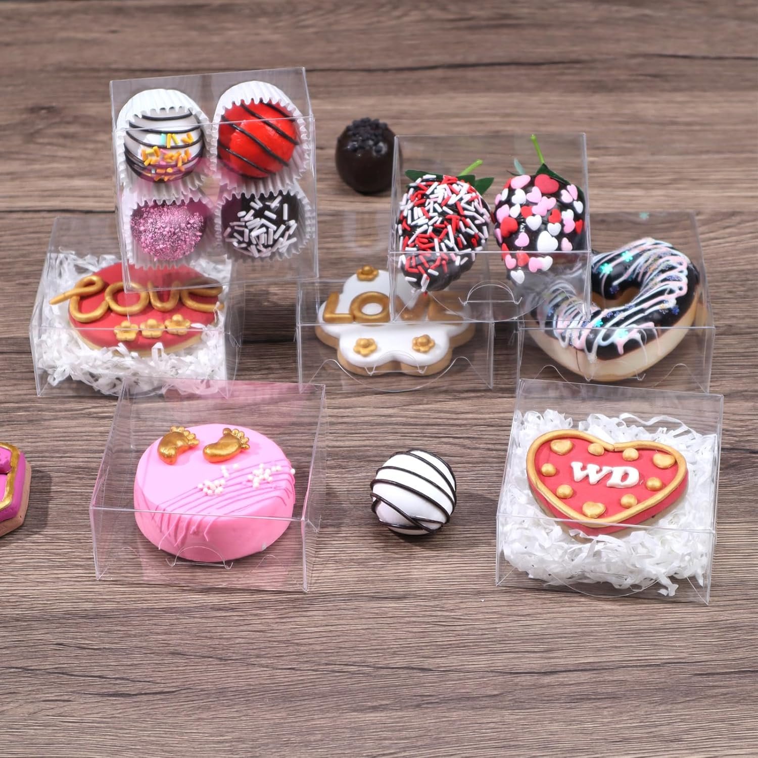 Großhandel 50 Stück klare Plastik-Pastetenschachteln 4x4x2 Zoll für Cookies, Doughnuts, Seifen, Trüffel, Brownies, Kuchen, mit individuellem Logo als Treat-Boxen für Partygeschenke und Hochzeiten von einem Hersteller Ihrer Wahl.