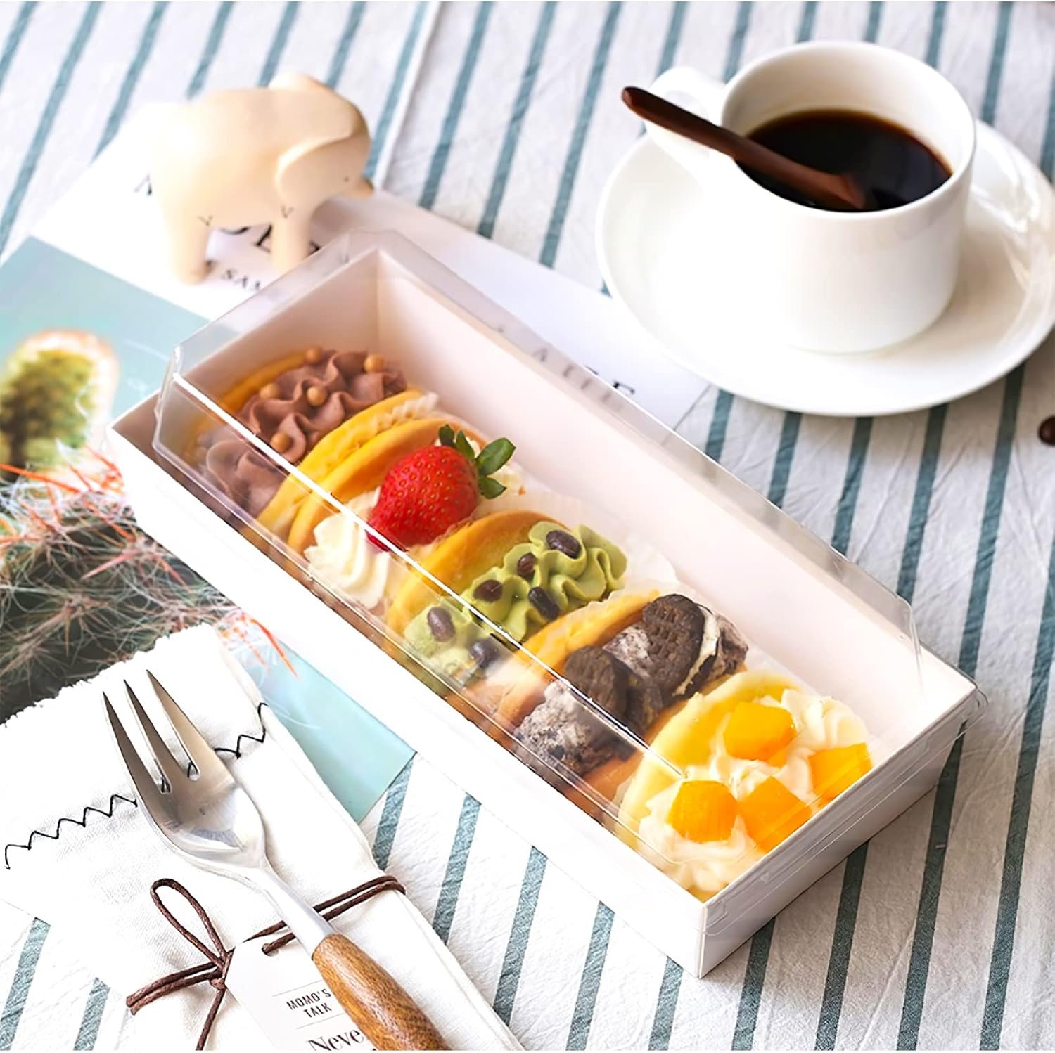 Großhandel 50 Pack Weißer Backboxen für Kekse, individuelle Logo Option, kleine Treat-Boxen für Pastries, Sandwiches, Cupcakes und Erdbeeren, Dessert To Go Behälter.