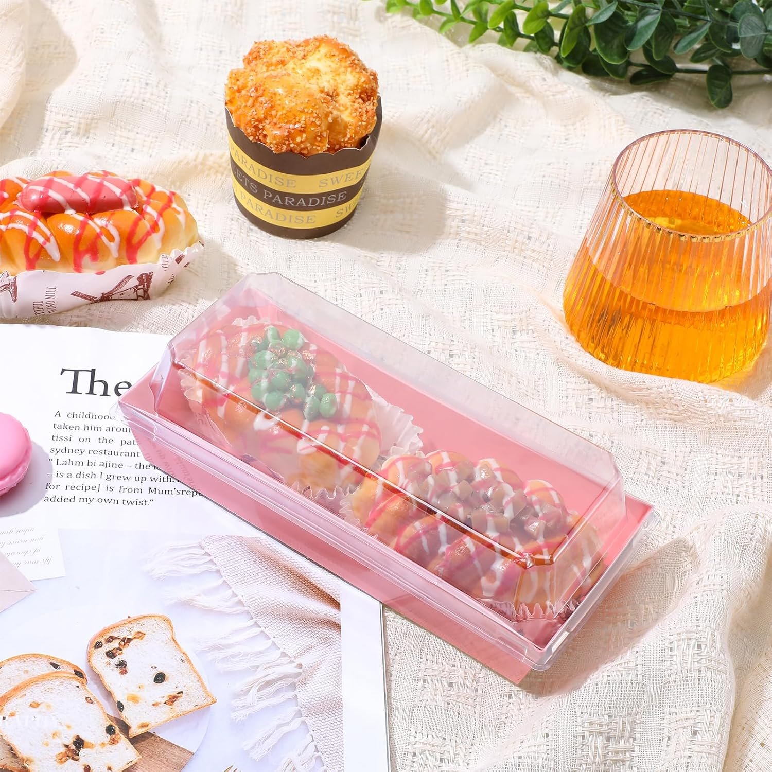 Großhandel Kleine Papier-Charcuterie-Boxen mit klaren Deckeln, individuelle Logo-Optionen für Desserts, Kekse, Sandwiches, Gebäck, Erdbeeren und Cupcakes in Bulk. Großhandel Kleine Papier-Charcuterie-Boxen mit klaren Deckeln, individuelle Logo-Optionen für Desserts, Kekse, Sandwiches, Gebäck, Erdbeeren und Cupcakes in Bulk.