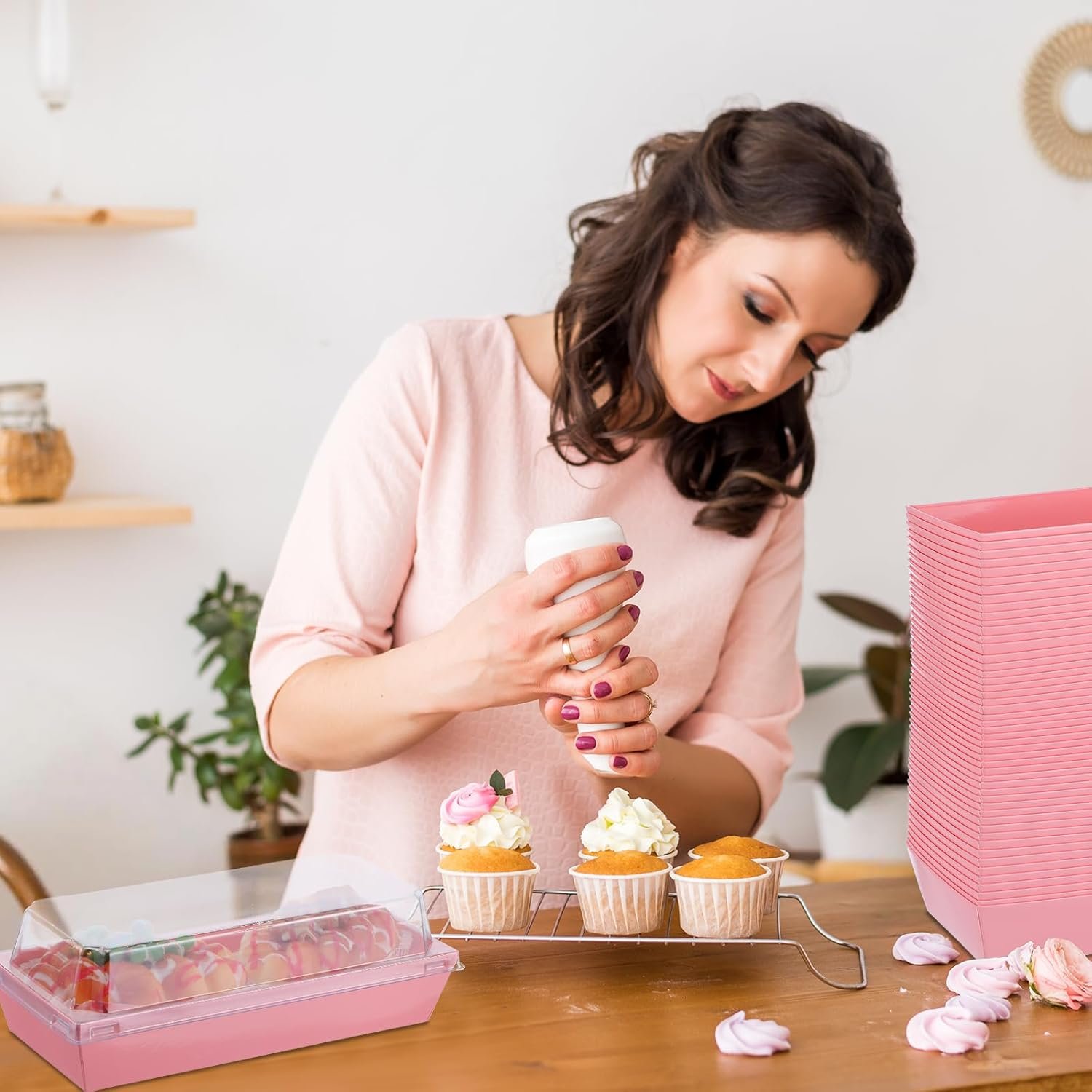 Großhandel Kleine Papier-Charcuterie-Boxen mit klaren Deckeln, individuelle Logo-Optionen für Desserts, Kekse, Sandwiches, Gebäck, Erdbeeren und Cupcakes in Bulk. Großhandel Kleine Papier-Charcuterie-Boxen mit klaren Deckeln, individuelle Logo-Optionen für Desserts, Kekse, Sandwiches, Gebäck, Erdbeeren und Cupcakes in Bulk.