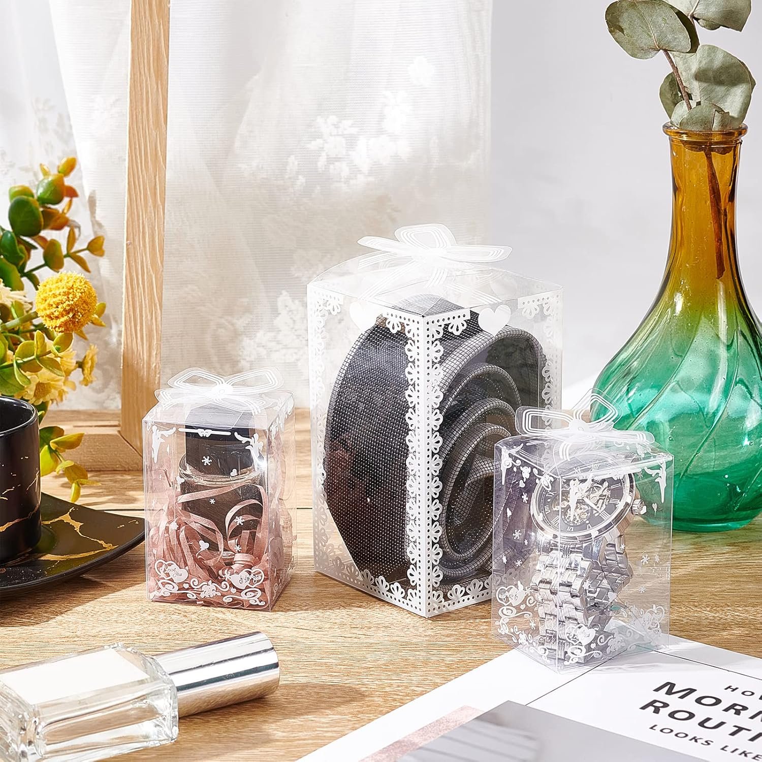 Großhandel 24 Stück klare Kunststoff Geschenkboxen mit Schleife 4,5x2,5x2,5 transparente PVC Favoritenboxen für Feiertage, Hochzeiten, Muttertag Geschenkverpackung, Individuelles Logo, Lieferant Großhandel 24 Stück klare Kunststoff Geschenkboxen mit Schleife 4,5x2,5x2,5 transparente PVC Favoritenboxen für Feiertage, Hochzeiten, Muttertag Geschenkverpackung, Individuelles Logo, Lieferant