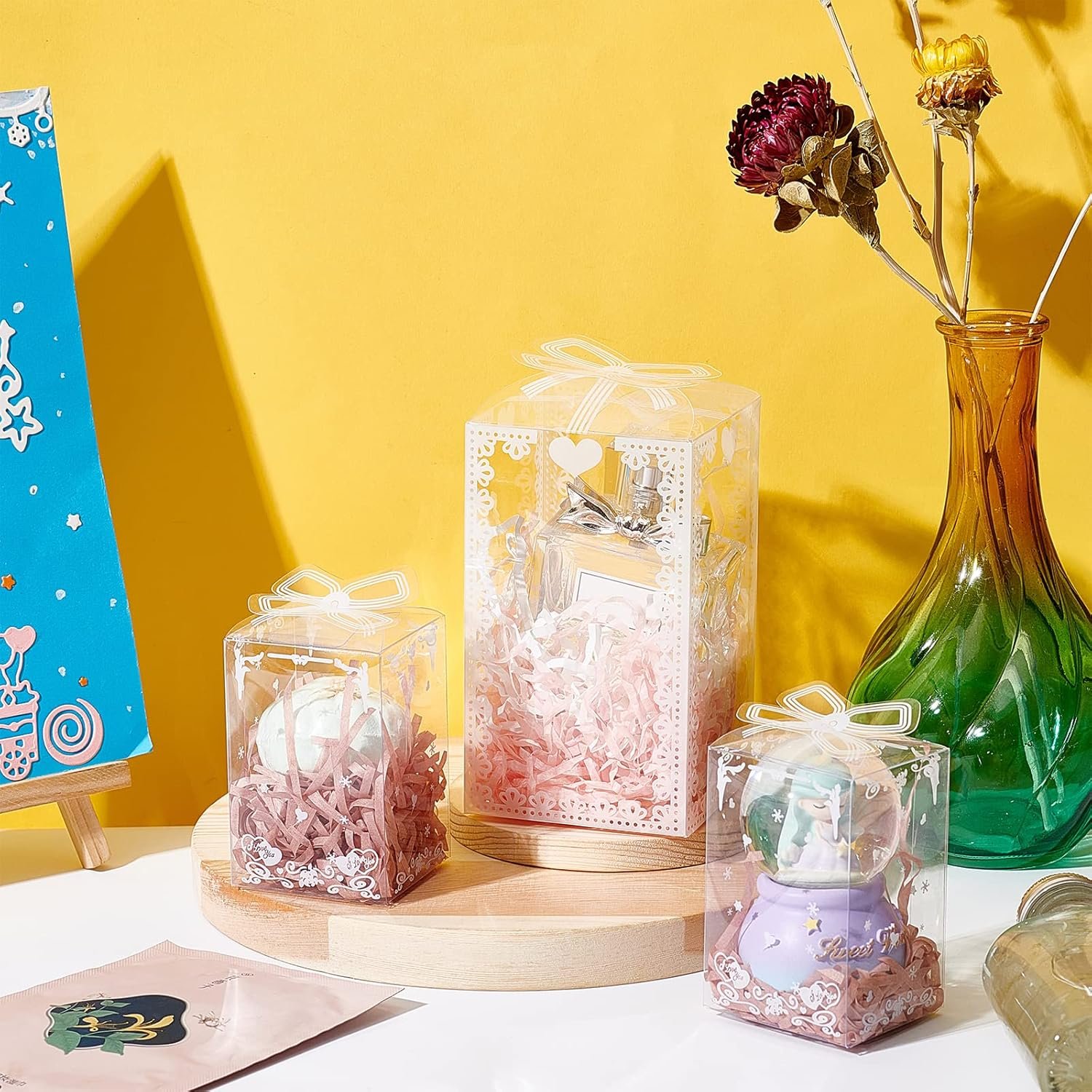 Großhandel 24 Stück klare Kunststoff Geschenkboxen mit Schleife 4,5x2,5x2,5 transparente PVC Favoritenboxen für Feiertage, Hochzeiten, Muttertag Geschenkverpackung, Individuelles Logo, Lieferant Großhandel 24 Stück klare Kunststoff Geschenkboxen mit Schleife 4,5x2,5x2,5 transparente PVC Favoritenboxen für Feiertage, Hochzeiten, Muttertag Geschenkverpackung, Individuelles Logo, Lieferant