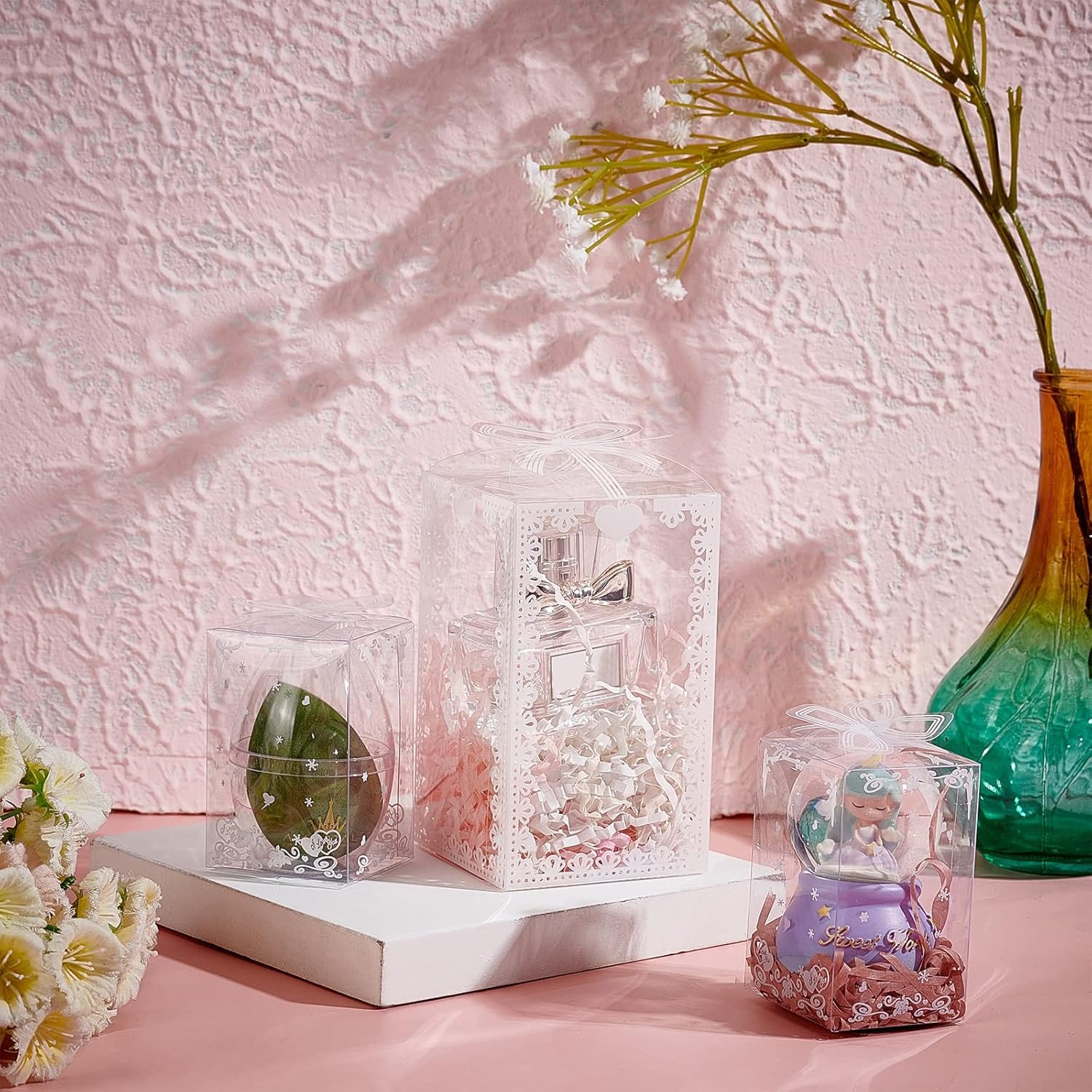 Großhandel 24 Stück klare Kunststoff Geschenkboxen mit Schleife 4,5x2,5x2,5 transparente PVC Favoritenboxen für Feiertage, Hochzeiten, Muttertag Geschenkverpackung, Individuelles Logo, Lieferant Großhandel 24 Stück klare Kunststoff Geschenkboxen mit Schleife 4,5x2,5x2,5 transparente PVC Favoritenboxen für Feiertage, Hochzeiten, Muttertag Geschenkverpackung, Individuelles Logo, Lieferant