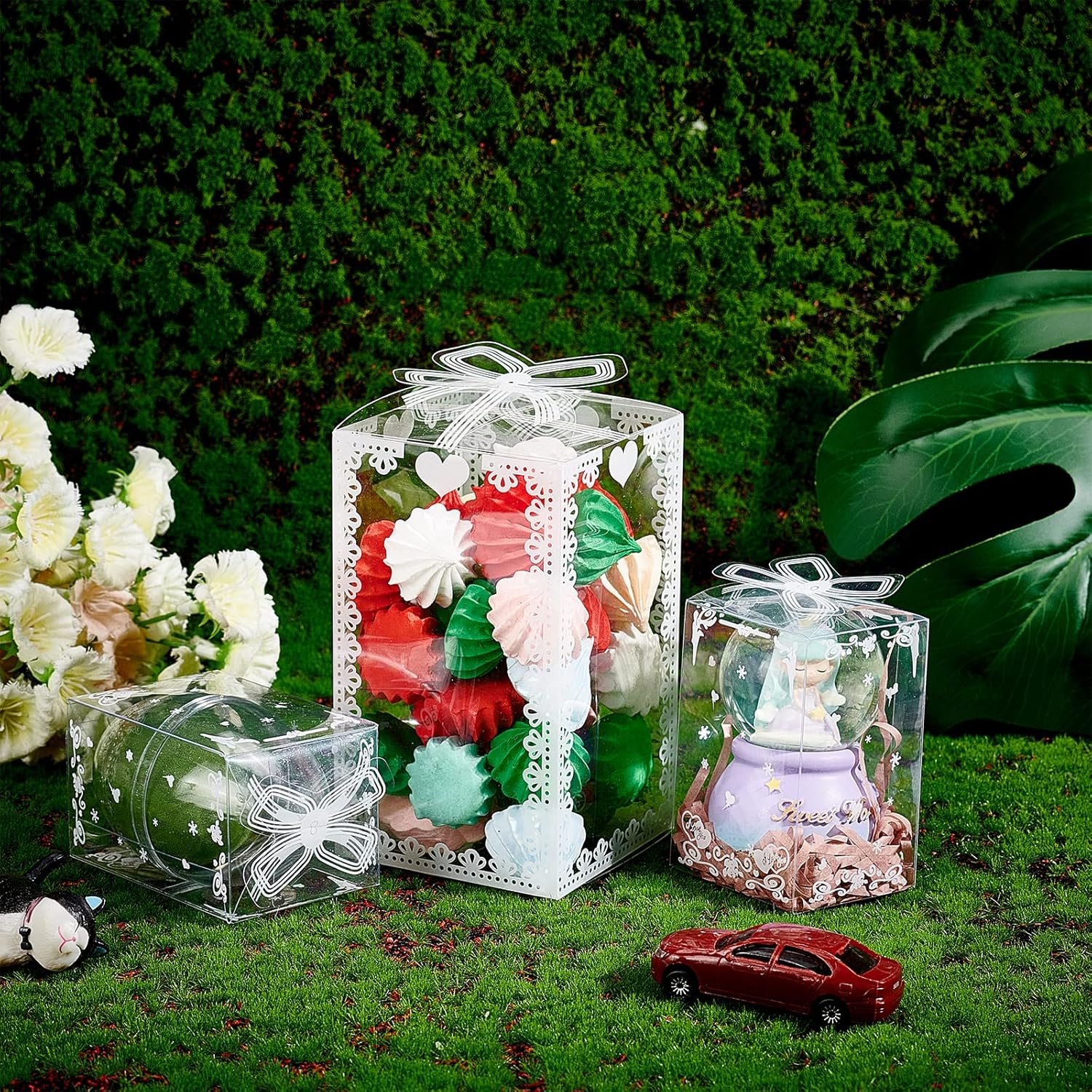 Großhandel 24 Stück klare Kunststoff Geschenkboxen mit Schleife 4,5x2,5x2,5 transparente PVC Favoritenboxen für Feiertage, Hochzeiten, Muttertag Geschenkverpackung, Individuelles Logo, Lieferant Großhandel 24 Stück klare Kunststoff Geschenkboxen mit Schleife 4,5x2,5x2,5 transparente PVC Favoritenboxen für Feiertage, Hochzeiten, Muttertag Geschenkverpackung, Individuelles Logo, Lieferant