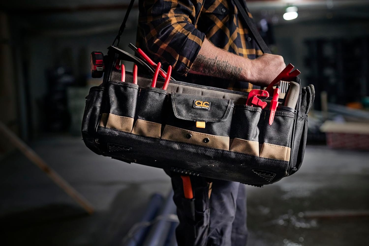 Großhandel 20 Zoll offener, weicher Werkzeugkasten mit 27 Fächern, individuell gestaltet mit Ihrem Logo von unserem Hersteller als OEM-Produkt in Großmenge verfügbar.