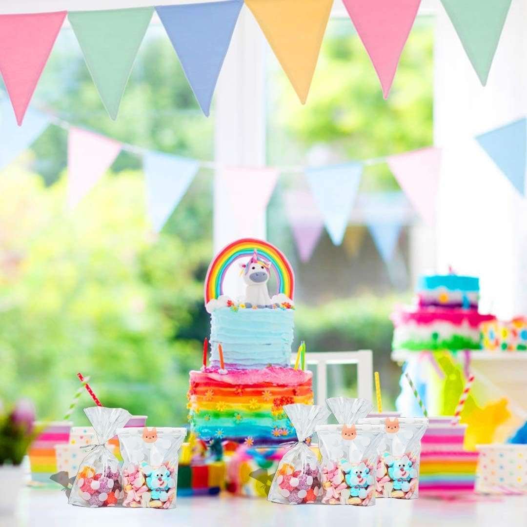 Großhandel 200 Pack Clear Goodie Bags 5x8 Inch mit Bodenfalten, weiße Punkte, für Cookies, Süßigkeiten, Partygeschenke, Popcorn, individuelle Logos und 200 silberne Bänder von geprüften Herstellern in Bulk.