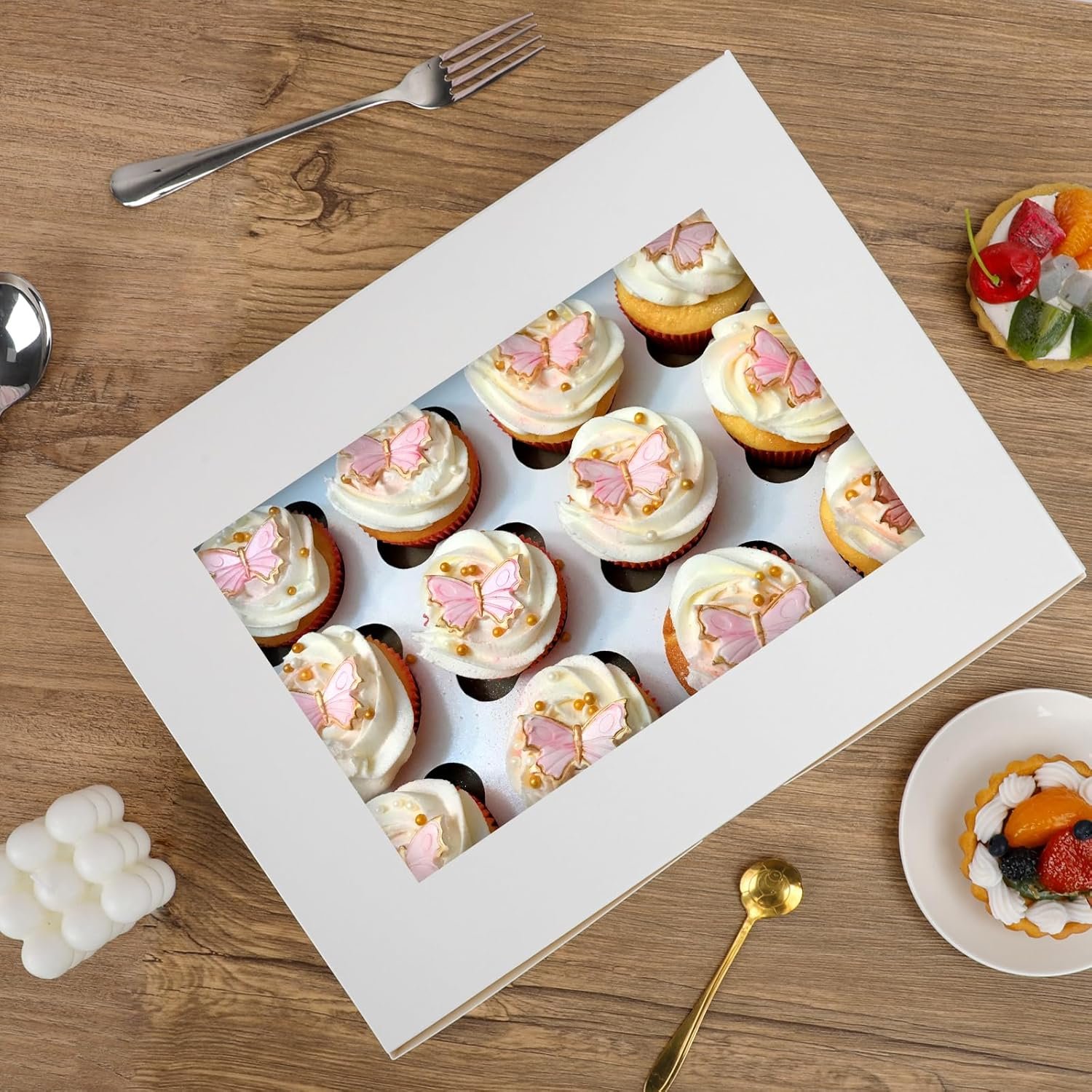 Großhandel 15 Stück Cupcake Boxen 13x10x3.5 Zoll mit Fenster und Einsätzen für Muffins, Individuelles Logo für Geburtstag und Feiertag, für Bäckereibedarf Großhandel 15 Stück Cupcake Boxen 13x10x3.5 Zoll mit Fenster und Einsätzen für Muffins, Individuelles Logo für Geburtstag und Feiertag, für Bäckereibedarf