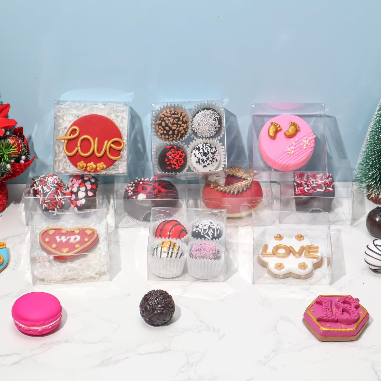 Großhandel 100 Stück 4x4x2 Zoll klare Kunststoff-Geschenkkartons für Cookies, Pralinen, Trüffel, Brownies und mehr mit individuellem Logo vom Hersteller. Großhandel 100 Stück 4x4x2 Zoll klare Kunststoff-Geschenkkartons für Cookies, Pralinen, Trüffel, Brownies und mehr mit individuellem Logo vom Hersteller.