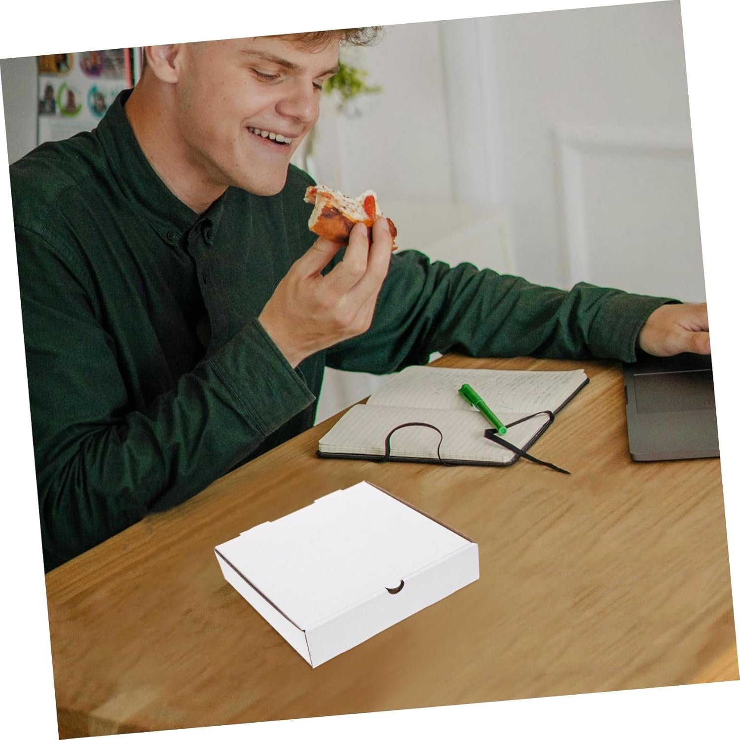 Großhandel 30 Stück weiße wellenartige Pizzakartons für Takeout, ideal für die Aufbewahrung von Gebäck und Keksen, Hersteller für wiederverwendbare Lebensmittelverpackungen zur Frischhaltung, individuelles Logo verfügbar. Großhandel 30 Stück weiße wellenartige Pizzakartons für Takeout, ideal für die Aufbewahrung von Gebäck und Keksen, Hersteller für wiederverwendbare Lebensmittelverpackungen zur Frischhaltung, individuelles Logo verfügbar.