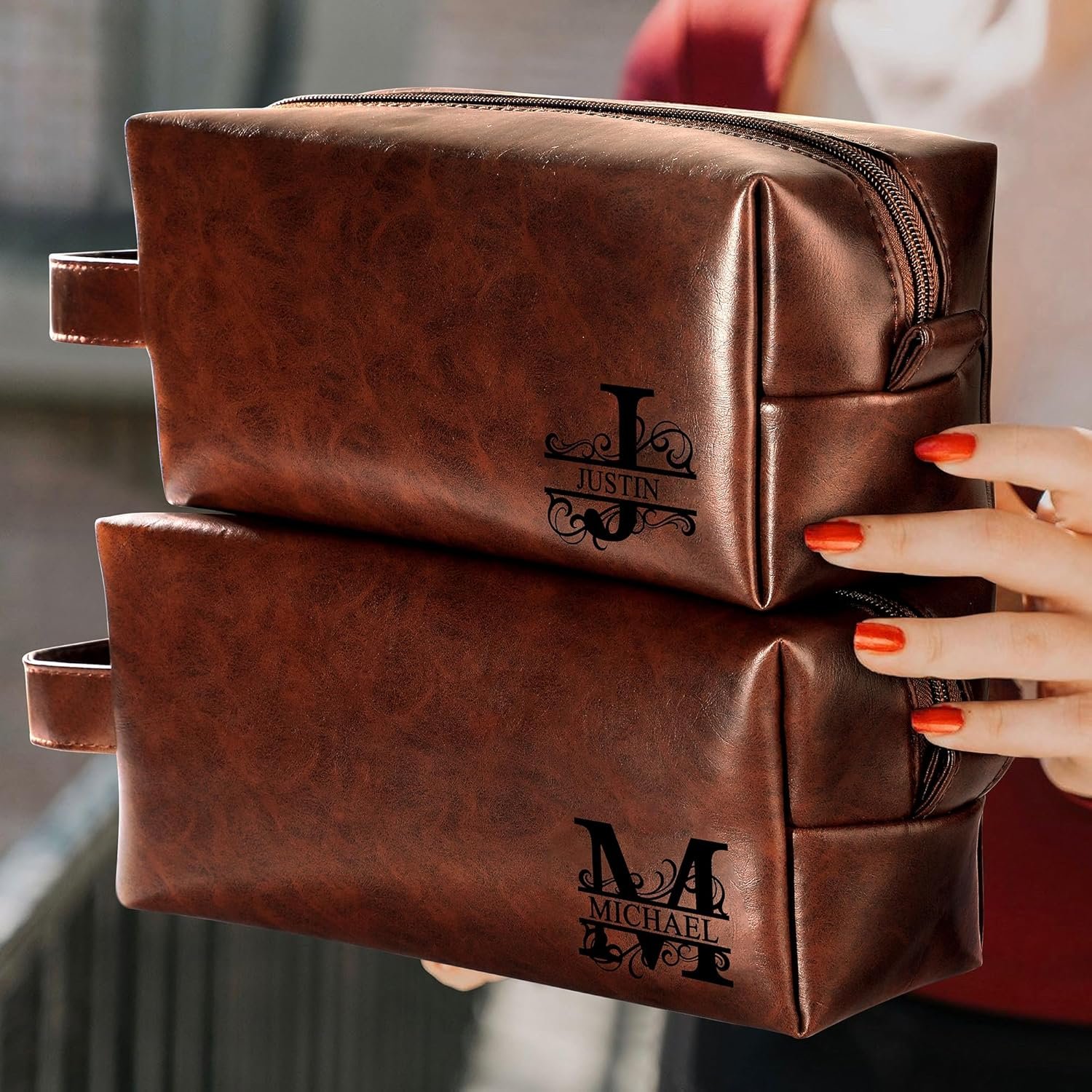 Großhandel Individuelles Logo Reise-Beauty-Case für Herren, personalisierter Leder-Kulturbeutel für Männer, OEM Geschenke zu Jubiläum, Weihnachten, Valentinstag, Vatertag, Geburtstagsgeschenke für Ehemann, Vater, Großvater, Bruder Großhandel Individuelles Logo Reise-Beauty-Case für Herren, personalisierter Leder-Kulturbeutel für Männer, OEM Geschenke zu Jubiläum, Weihnachten, Valentinstag, Vatertag, Geburtstagsgeschenke für Ehemann, Vater, Großvater, Bruder