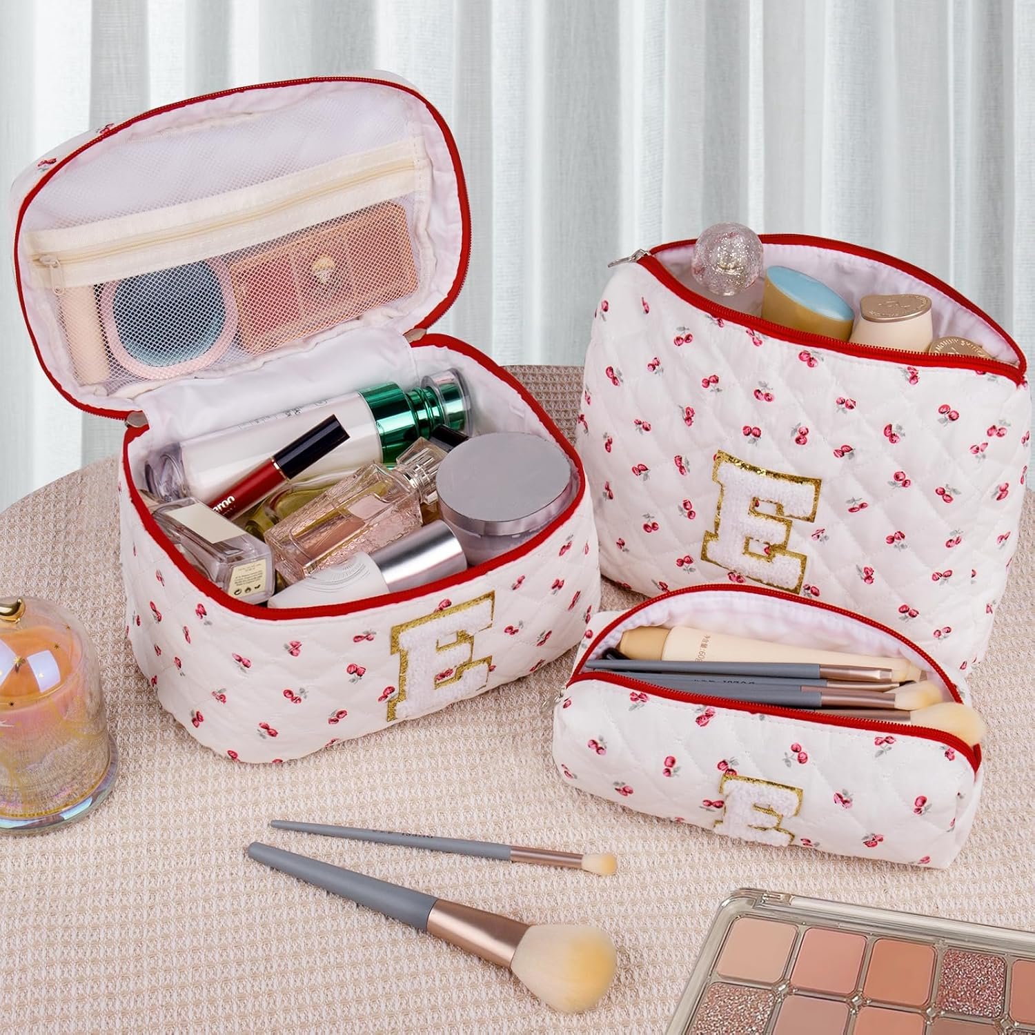 Großhandel individuelles Logo, großes florales Kosmetikset, personalisierte gesteppten Makeup Tasche für Frauen, niedliche Baumwolle maßgeschneiderte Make-up Taschen, Reise-Toilettetasche mit Blumen für Teenager Mädchen Geschenk Trendy Stuff Geschenk, OEM Großhandel individuelles Logo, großes florales Kosmetikset, personalisierte gesteppten Makeup Tasche für Frauen, niedliche Baumwolle maßgeschneiderte Make-up Taschen, Reise-Toilettetasche mit Blumen für Teenager Mädchen Geschenk Trendy Stuff Geschenk, OEM