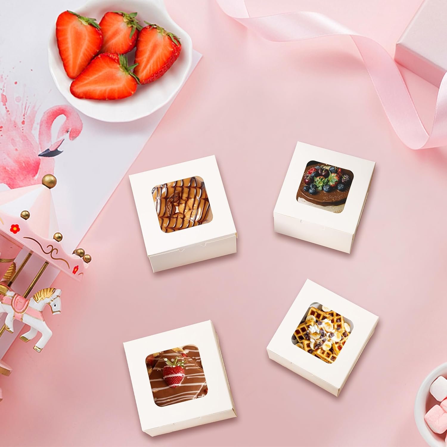 Großhandel 50 Stück weiße Kuchenboxen mit Fenster, 5x5x2,5 Zoll, klein für Bäckerei, Süßigkeiten und Weihnachtsgeschenke, individuell bedruckbar, gefertigt von einem erfahrenen Hersteller.