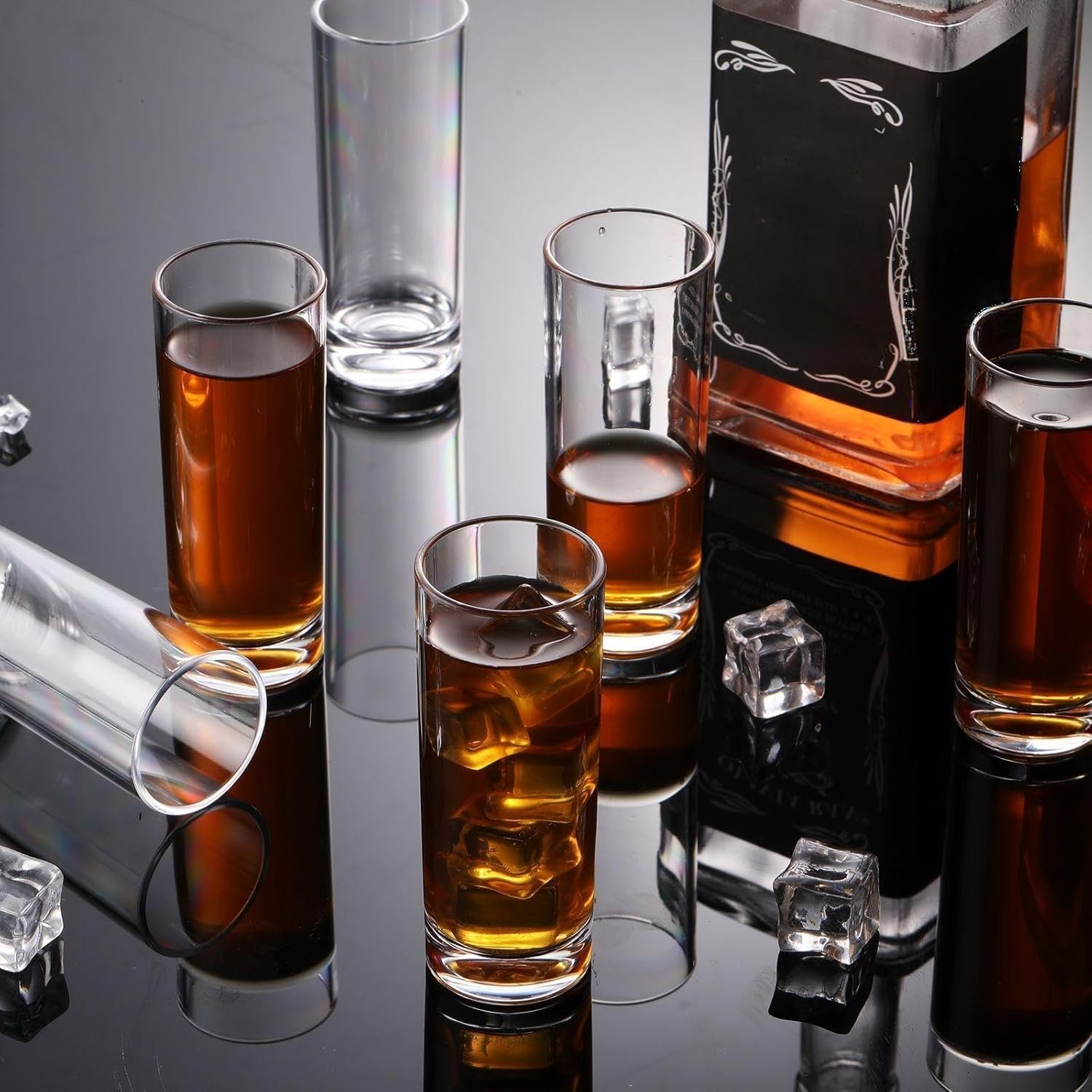 Großhandel 100 Stück Shotgläser Set 2,2 oz Mini Schnapsgläser Bulk, unzerbrechliches klares Plastik mit individueller Logo-Anpassung, Hochzeits- und Geburtstagsgeschenk für Gäste. Hersteller von Plastikeinweggläsern.