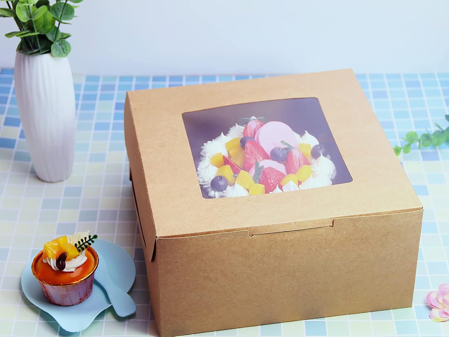 Großhandel Brown Kraft Backboxen 10x10x5 Zoll mit Fenster, ideal für Geschenkverpackung, Dessert, Gebäck, Cupcakes, Torten und Kekse, inklusive Aufkleber und 66 FT Schnur, Individuelles Logo, OEM, Hersteller